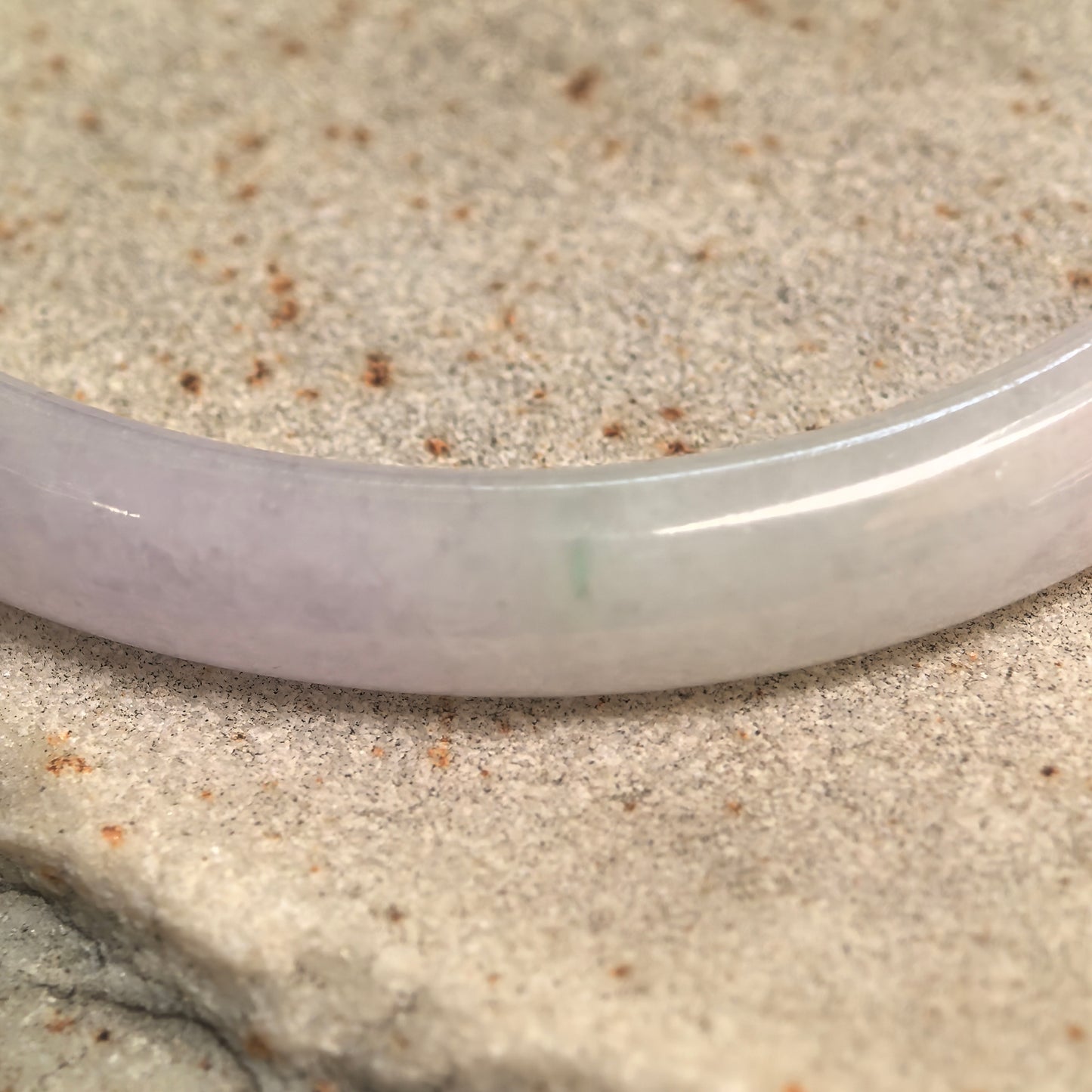 Natural Grade-A Glutinous Light Lavender & Green Oval Jadeite Bangle · Burmese Jade 52mm
