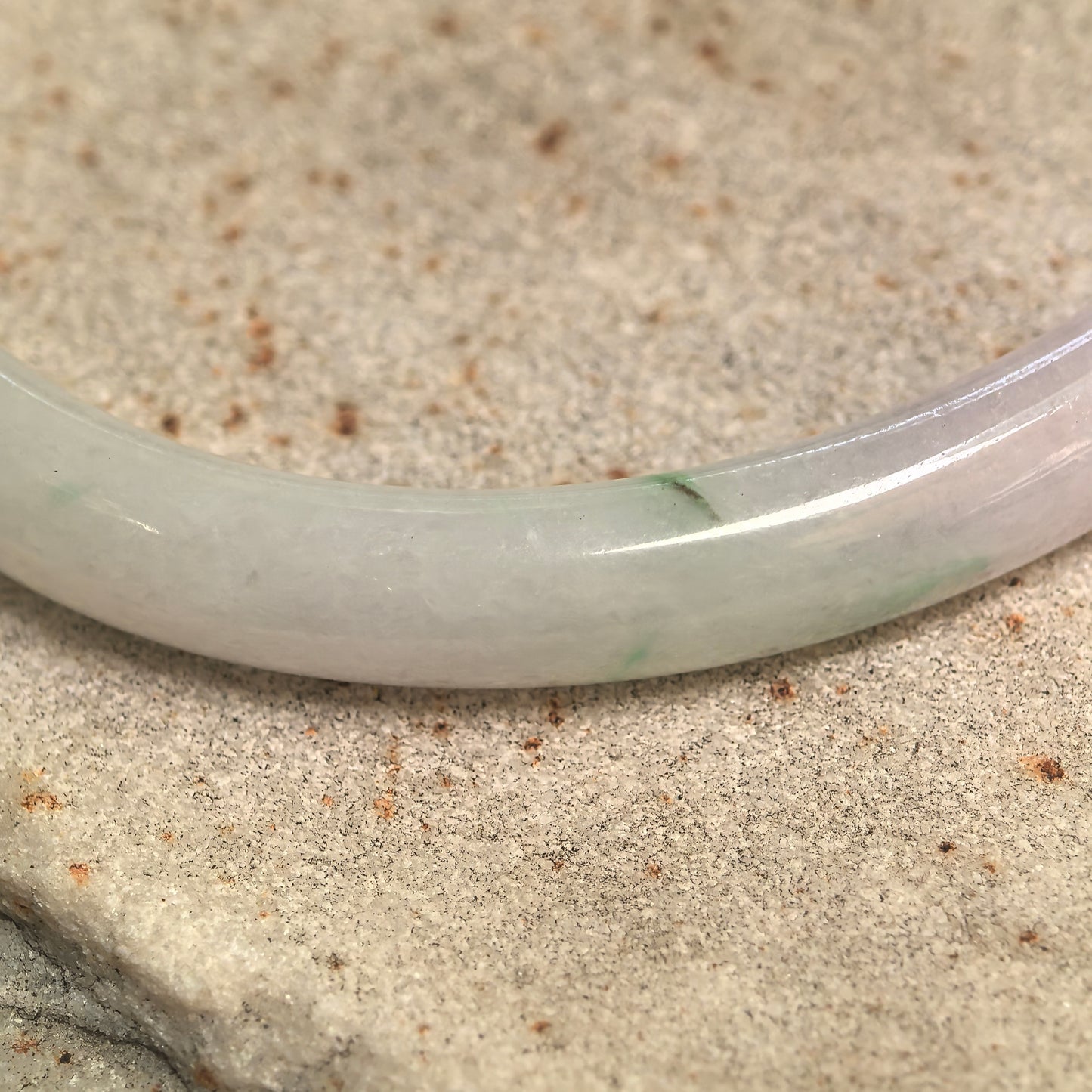 Natural Grade-A Glutinous Light Lavender & Green Oval Jadeite Bangle · Burmese Jade 52mm