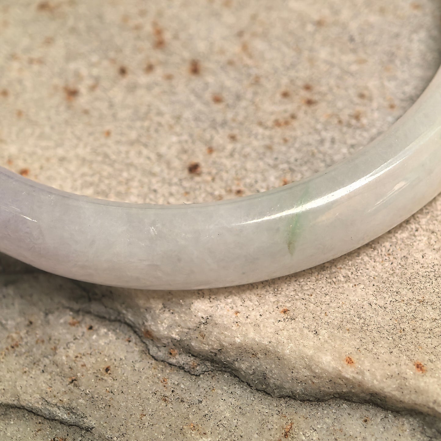 Natural Grade-A Glutinous Light Lavender & Green Oval Jadeite Bangle · Burmese Jade 52mm