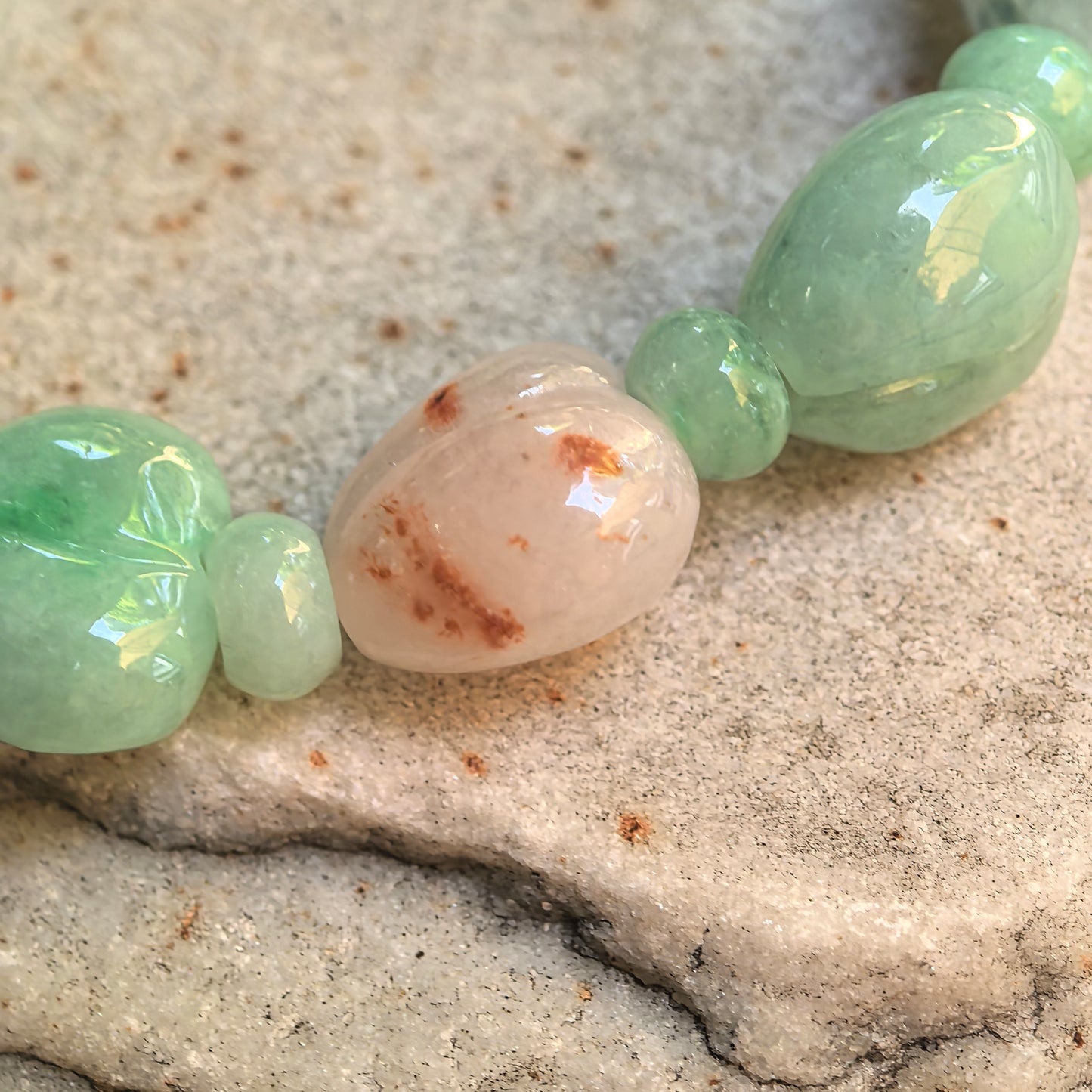 Natural Grade-A Glutinous Multicolor Peach-Shaped Jadeite Bracelet · Burmese Jade 11mm
