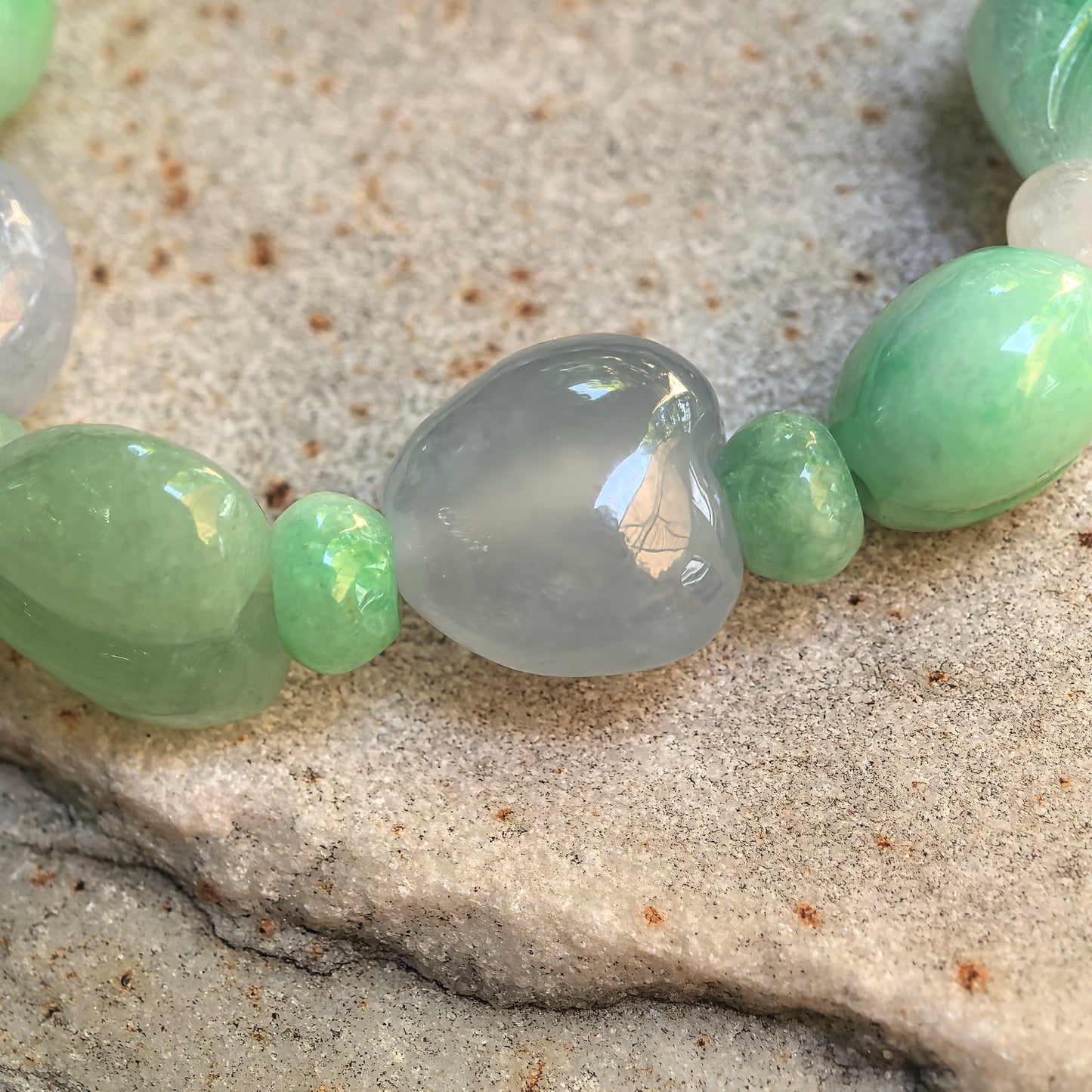 Natural Grade-A Glutinous Multicolor Peach-Shaped Jadeite Bracelet · Burmese Jade 11mm