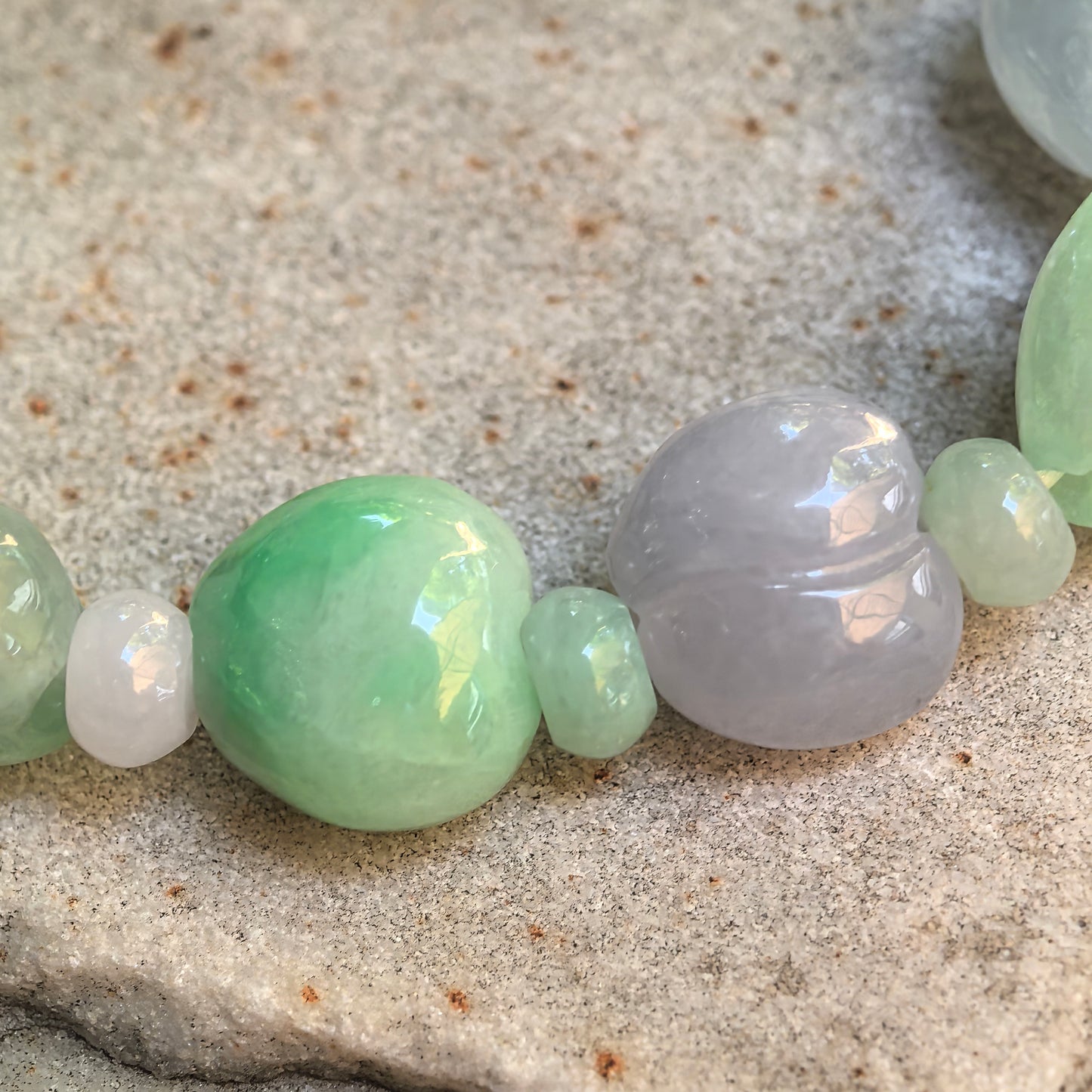 Natural Grade-A Glutinous Multicolor Peach-Shaped Jadeite Bracelet · Burmese Jade 11mm