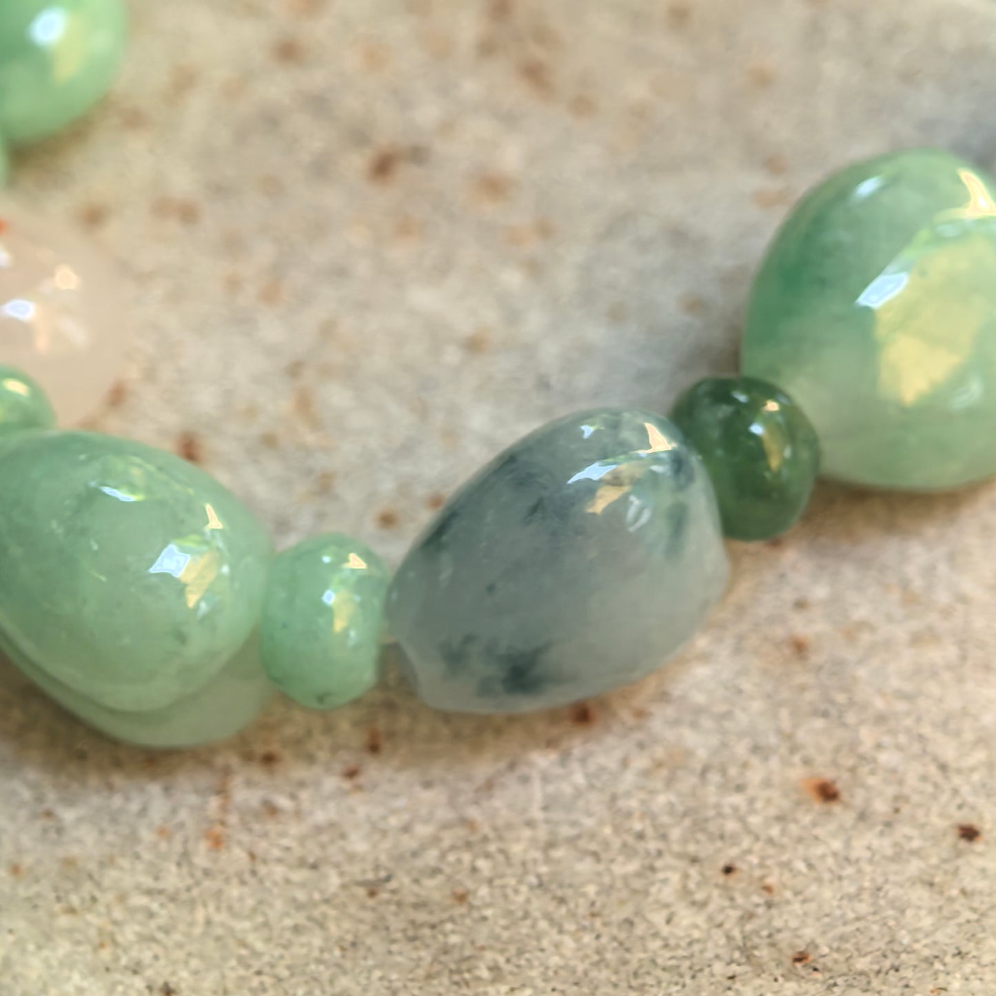 Natural Grade-A Glutinous Multicolor Peach-Shaped Jadeite Bracelet · Burmese Jade 11mm