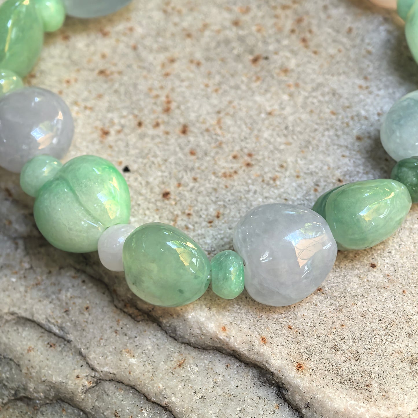 Natural Grade-A Glutinous Multicolor Peach-Shaped Jadeite Bracelet · Burmese Jade 11mm