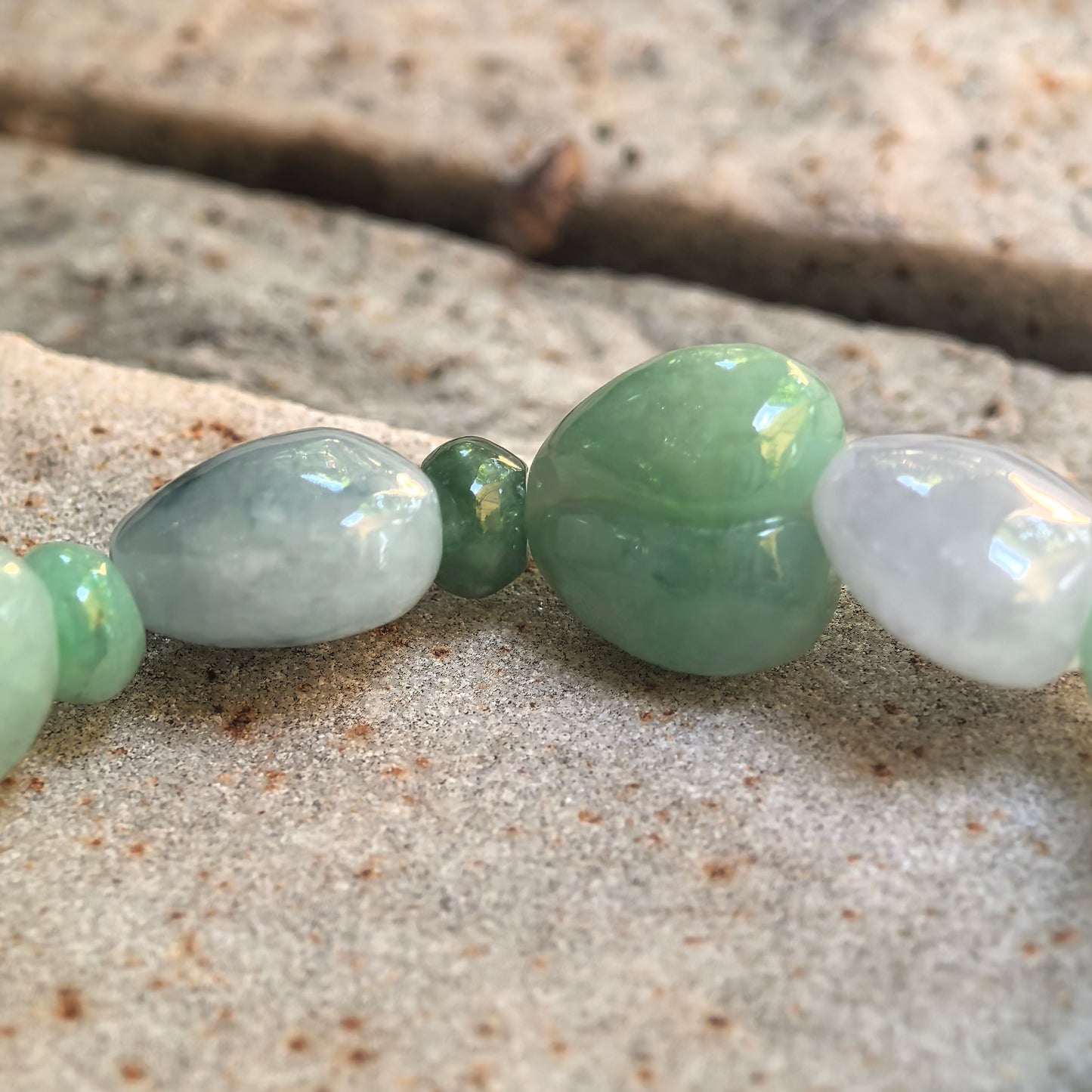 Natural Grade-A Glutinous Multicolor Peach-Shaped Jadeite Bracelet · Burmese Jade 11mm