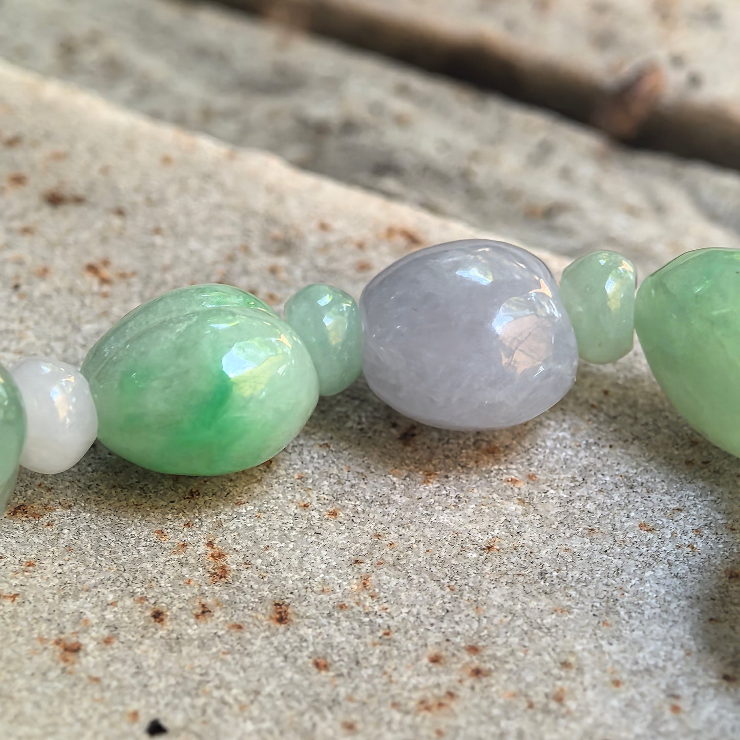 Natural Grade-A Glutinous Multicolor Peach-Shaped Jadeite Bracelet · Burmese Jade 11mm
