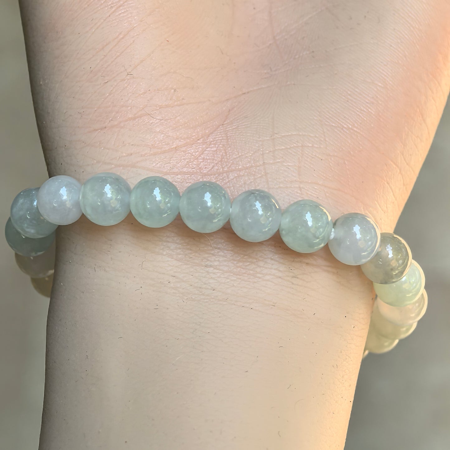 Natural Grade-A Icy Glutinous Light Green Jadeite Bead Bracelet · Burmese Jade 8mm