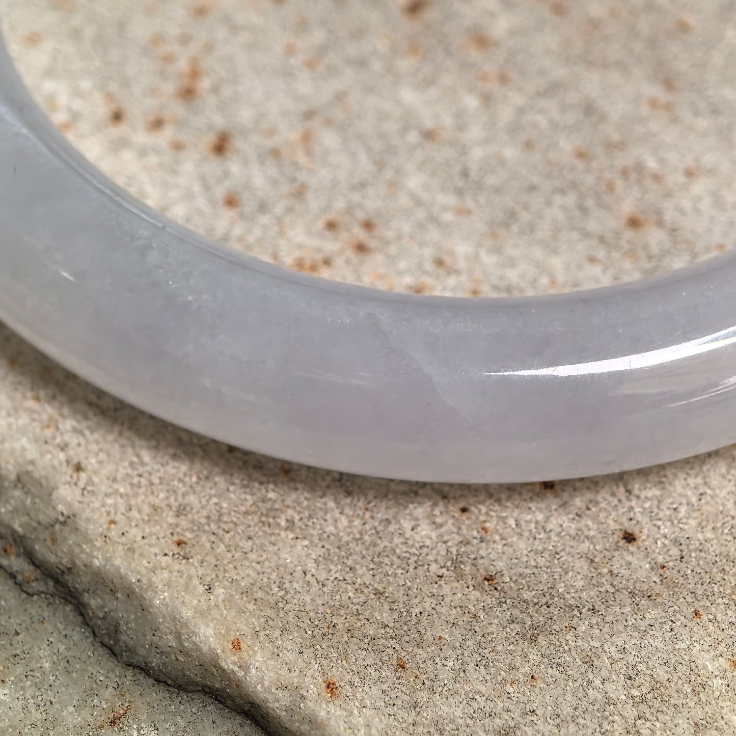 Natural Grade-A Fine Icy Glutinous Pale Lavender Dark Green Round Jadeite Bangle · Burmese Jade 53mm
