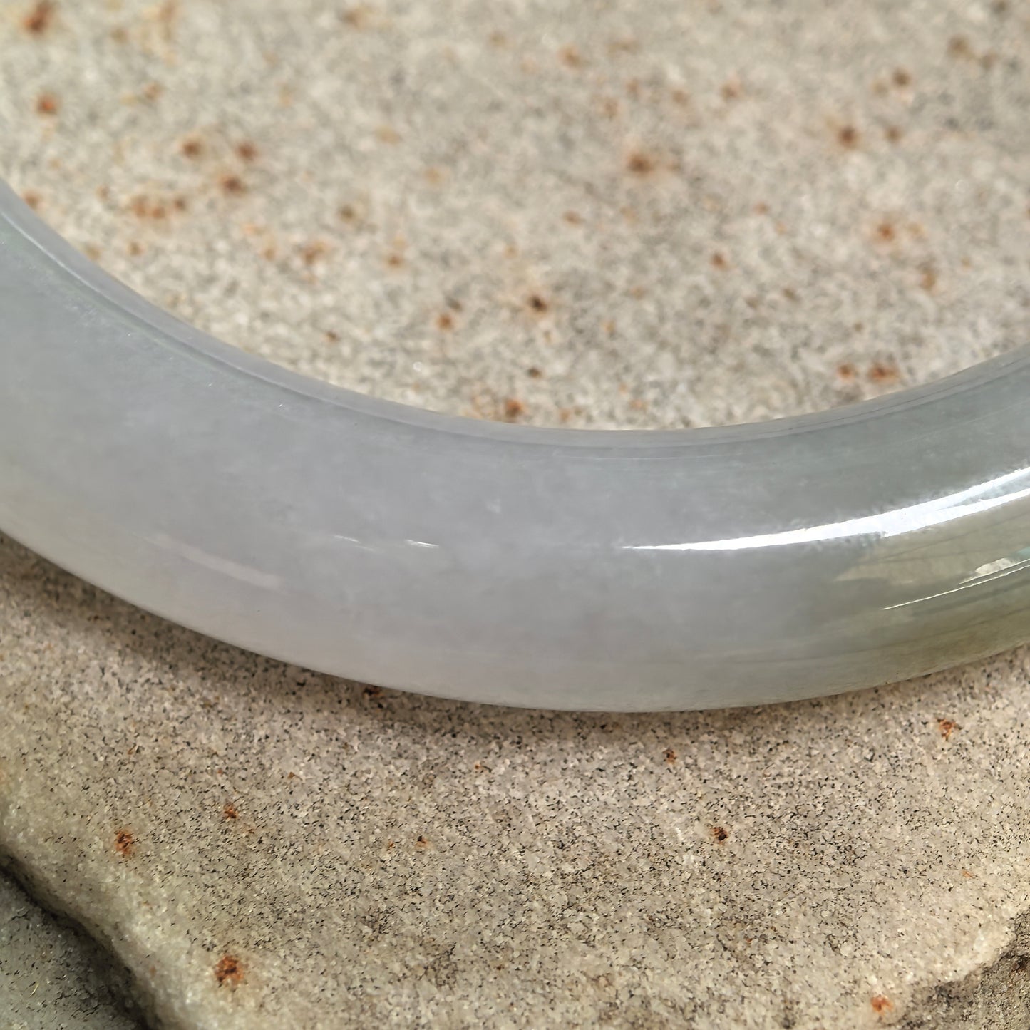 Natural Grade-A Fine Icy Glutinous Pale Lavender Dark Green Round Jadeite Bangle · Burmese Jade 53mm