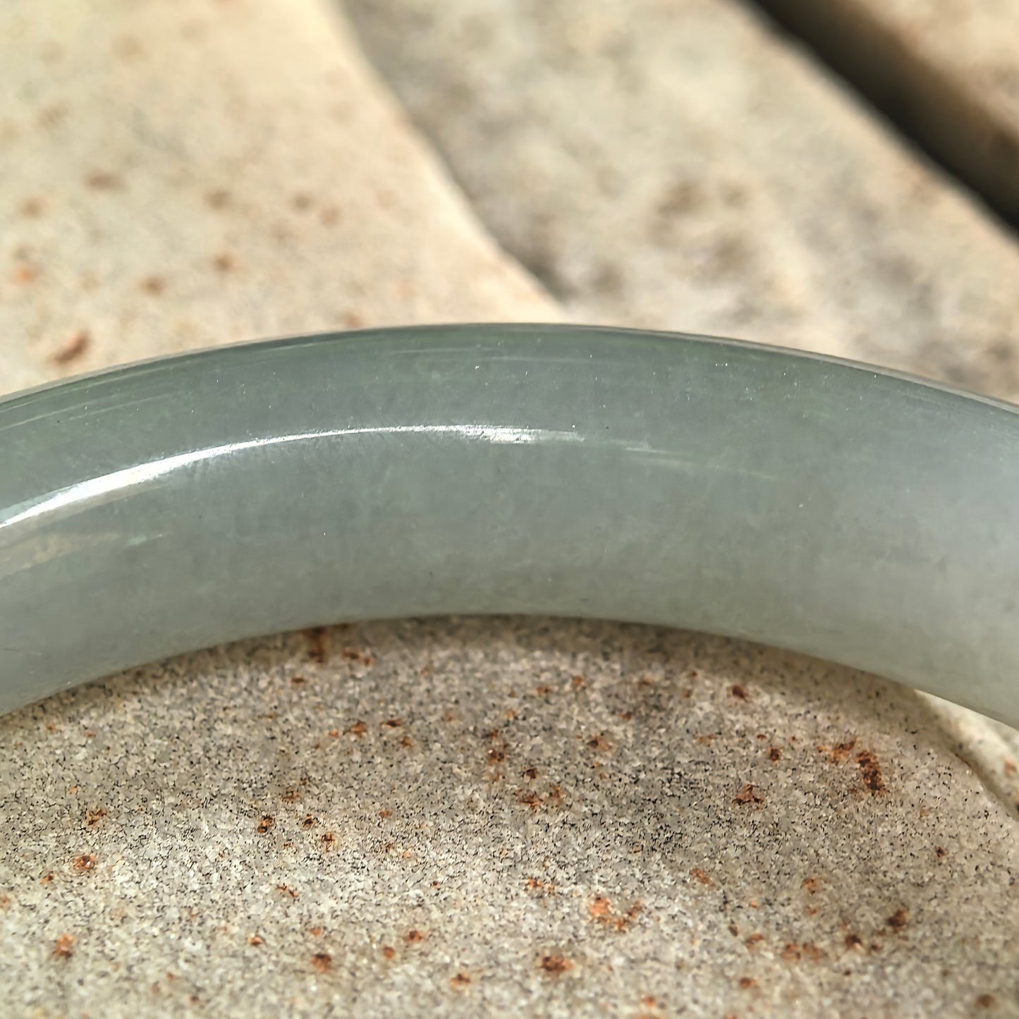 Natural Grade-A Fine Icy Glutinous Pale Lavender Dark Green Round Jadeite Bangle · Burmese Jade 53mm