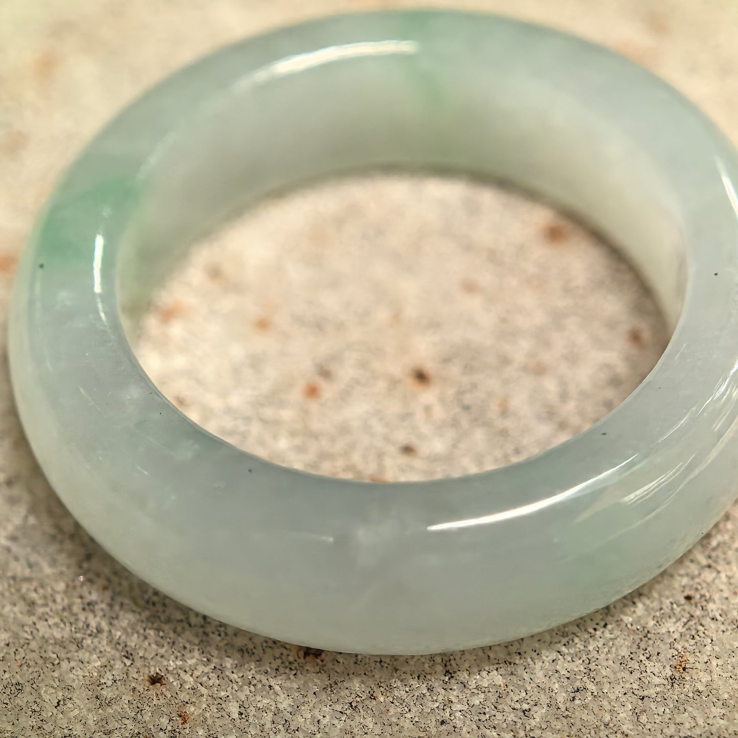 Natural Grade-A Icy Glutinous Light Green Rounded Jadeite Ring Band · Burmese Jade US6.25