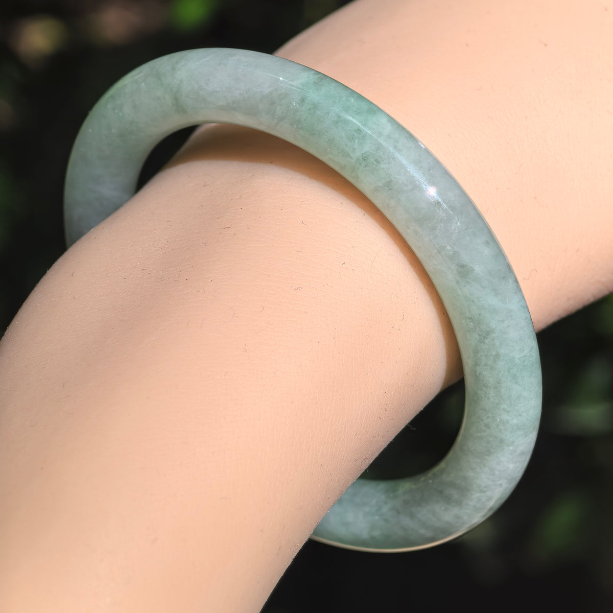 Icy Glutinous Mint Green Round Jadeite Bangle – 52mm