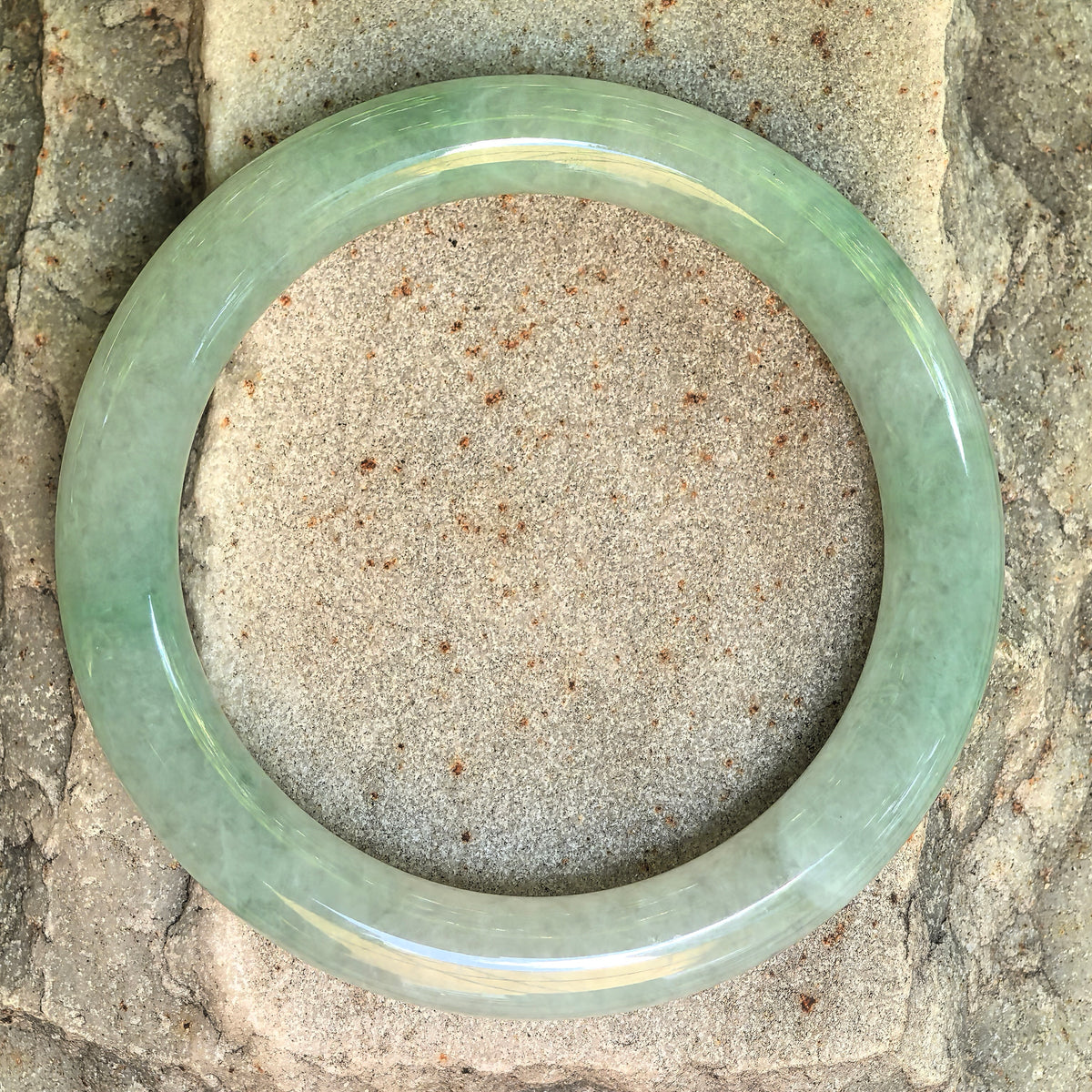 Icy Glutinous Mint Green Round Jadeite Bangle – 52mm
