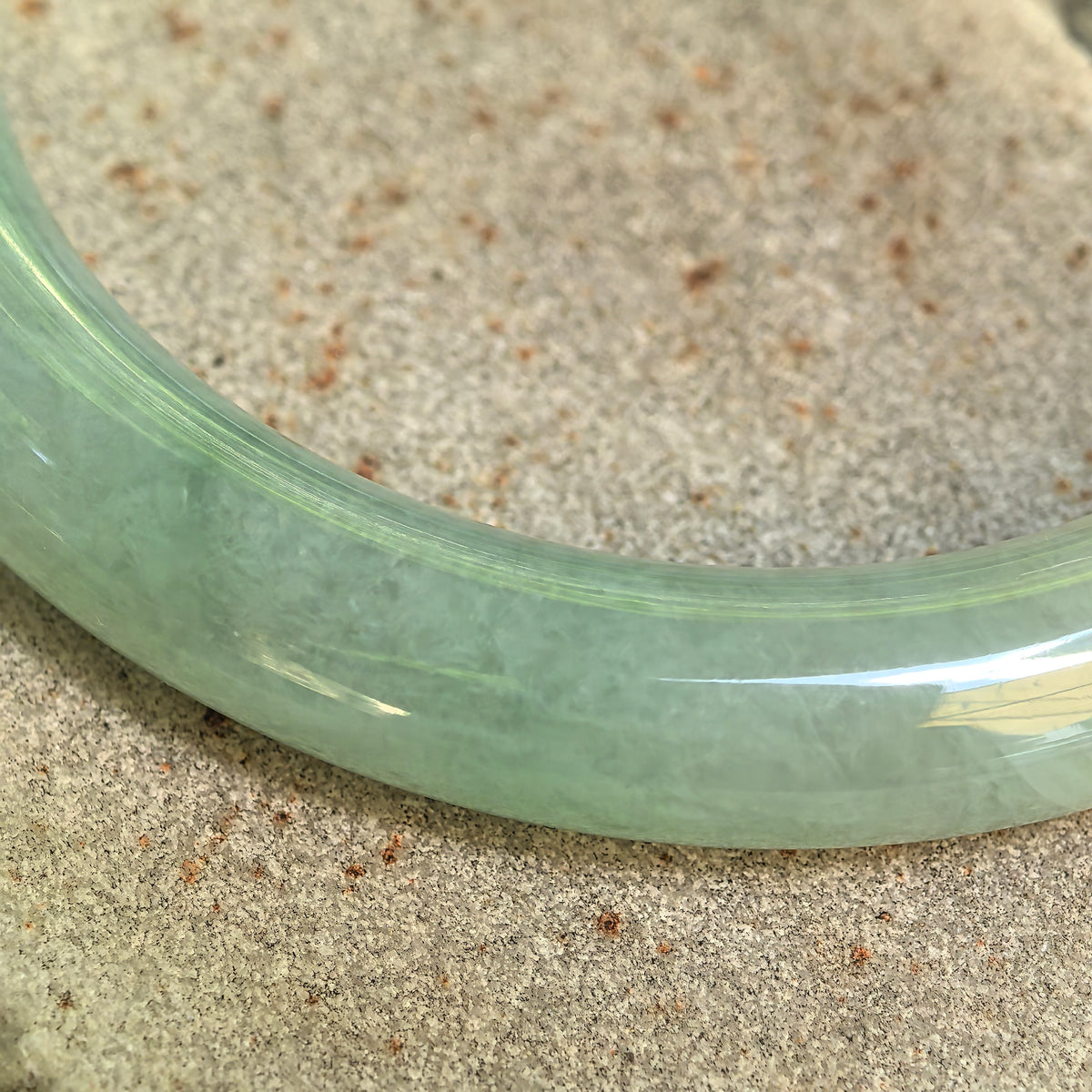 Icy Glutinous Mint Green Round Jadeite Bangle – 52mm
