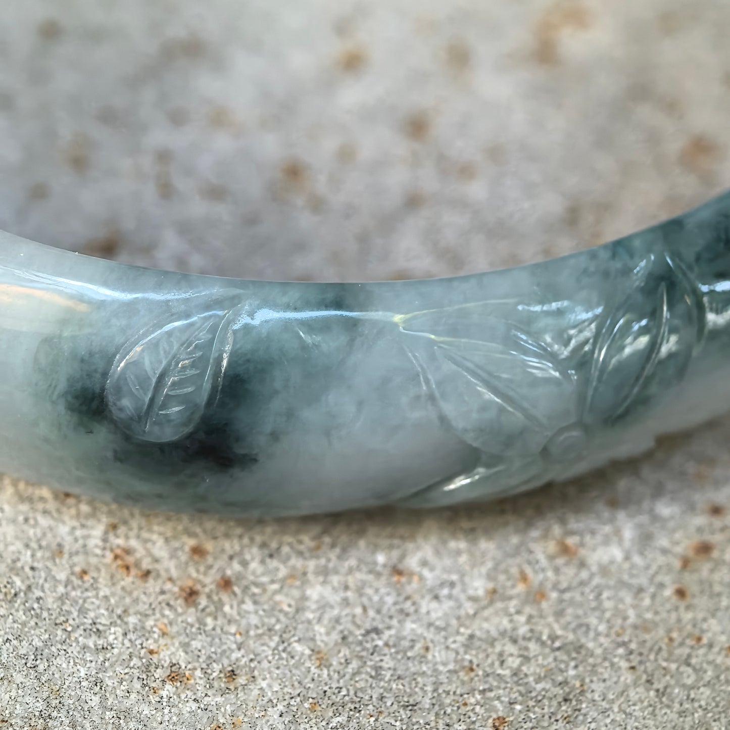 Natural Grade-A Glutinous Green Floating Flower Carved Oval Jadeite Bangle · Burmese Jade 50mm