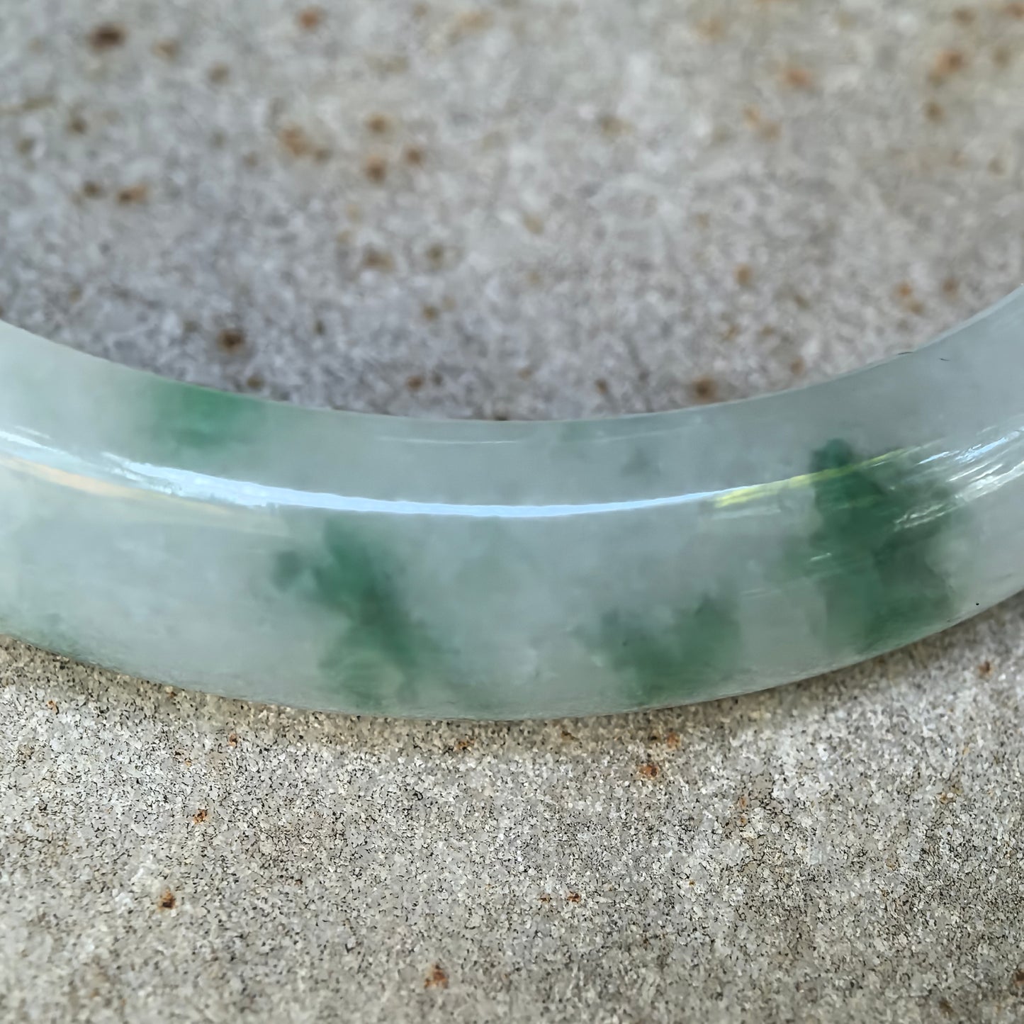 Natural Grade-A Fine Glutinous Green Floating Flower Oval Jadeite Bangle · Burmese Jade 51mm