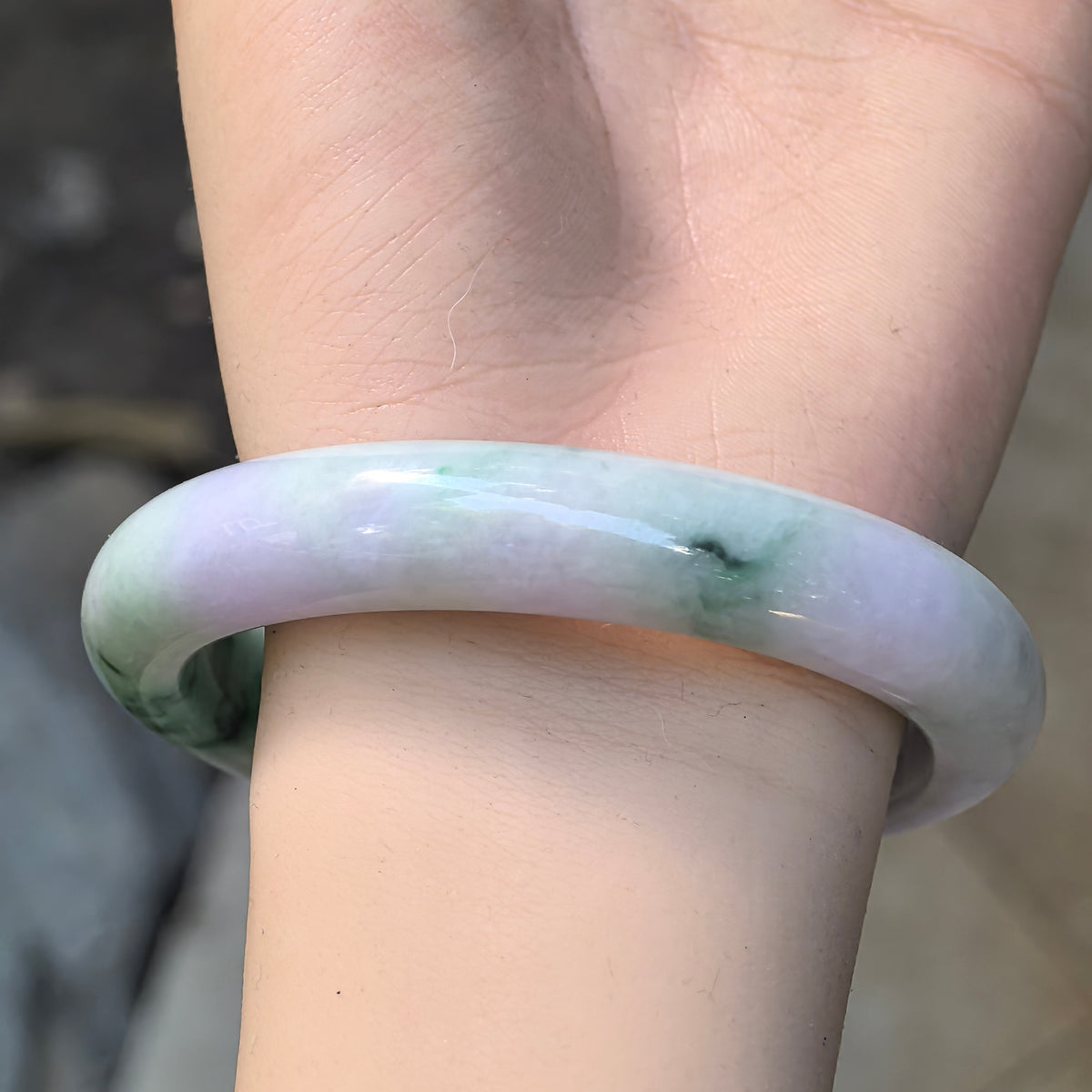 Glutinous Lavender Green D-Shape Jadeite Bangle – 60mm