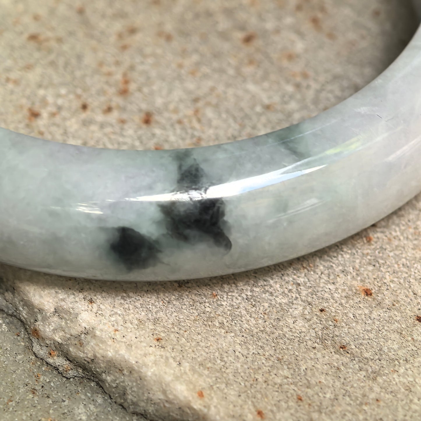 Glutinous Pale Lavender Floating Flower D-Shape Jadeite Bangle – 55mm