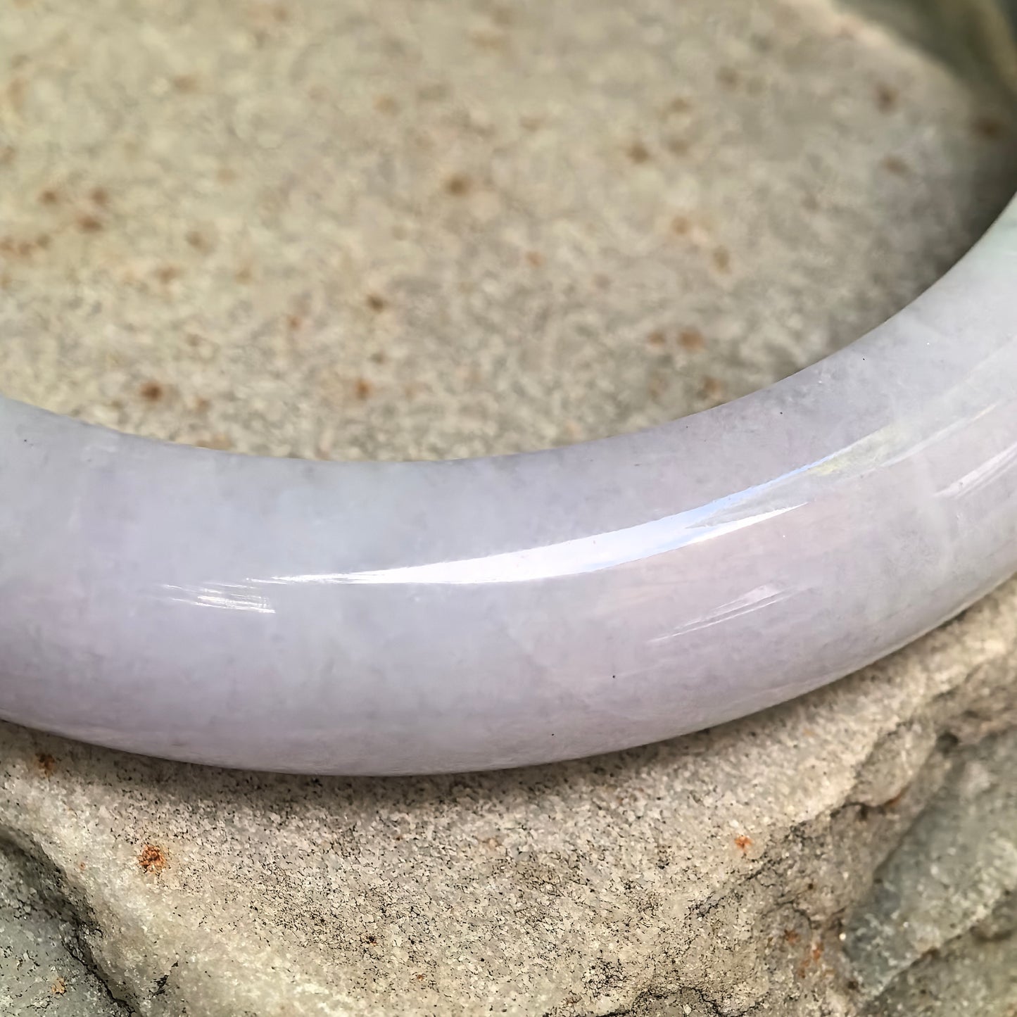 Glutinous Pale Lavender Floating Flower D-Shape Jadeite Bangle – 55mm