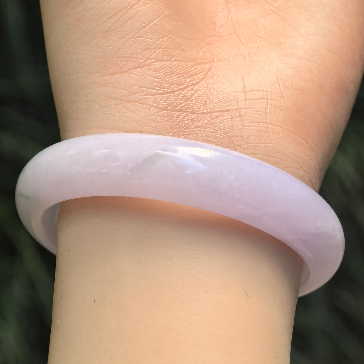 Glutinous Lavender D-Shape Jadeite Bangle – 52mm