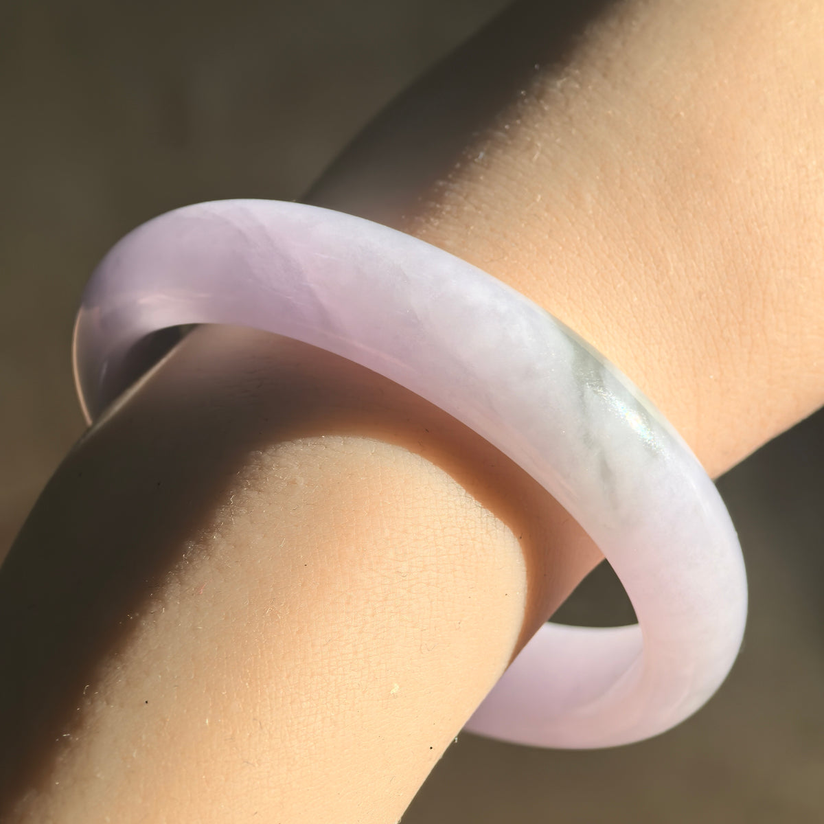 Glutinous Lavender D-Shape Jadeite Bangle – 52mm