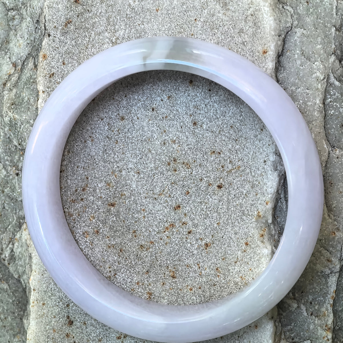 Glutinous Lavender D-Shape Jadeite Bangle – 52mm