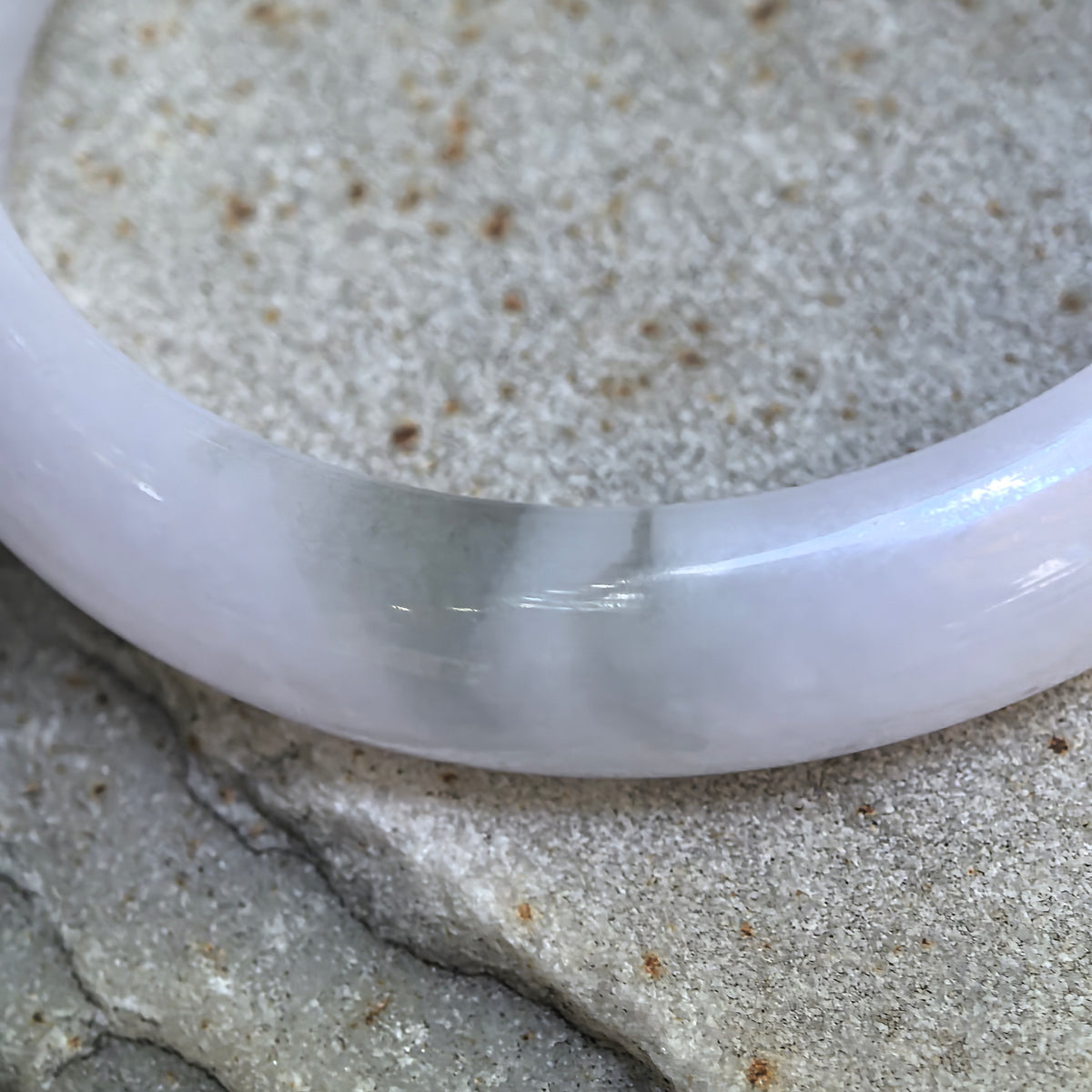 Glutinous Lavender D-Shape Jadeite Bangle – 52mm