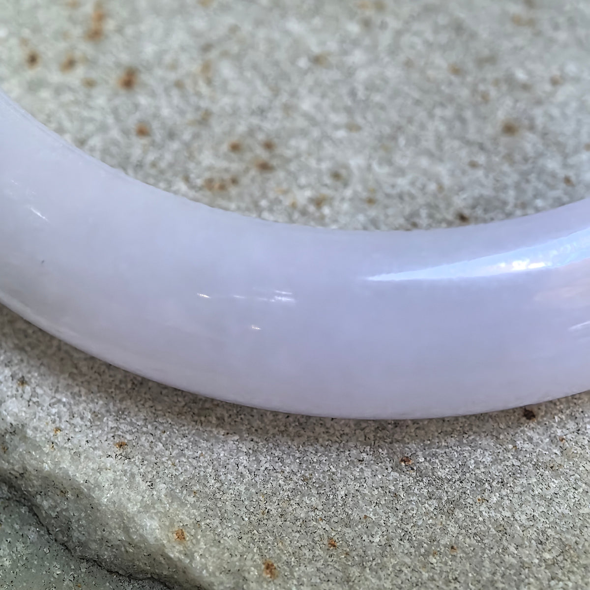 Glutinous Lavender D-Shape Jadeite Bangle – 52mm