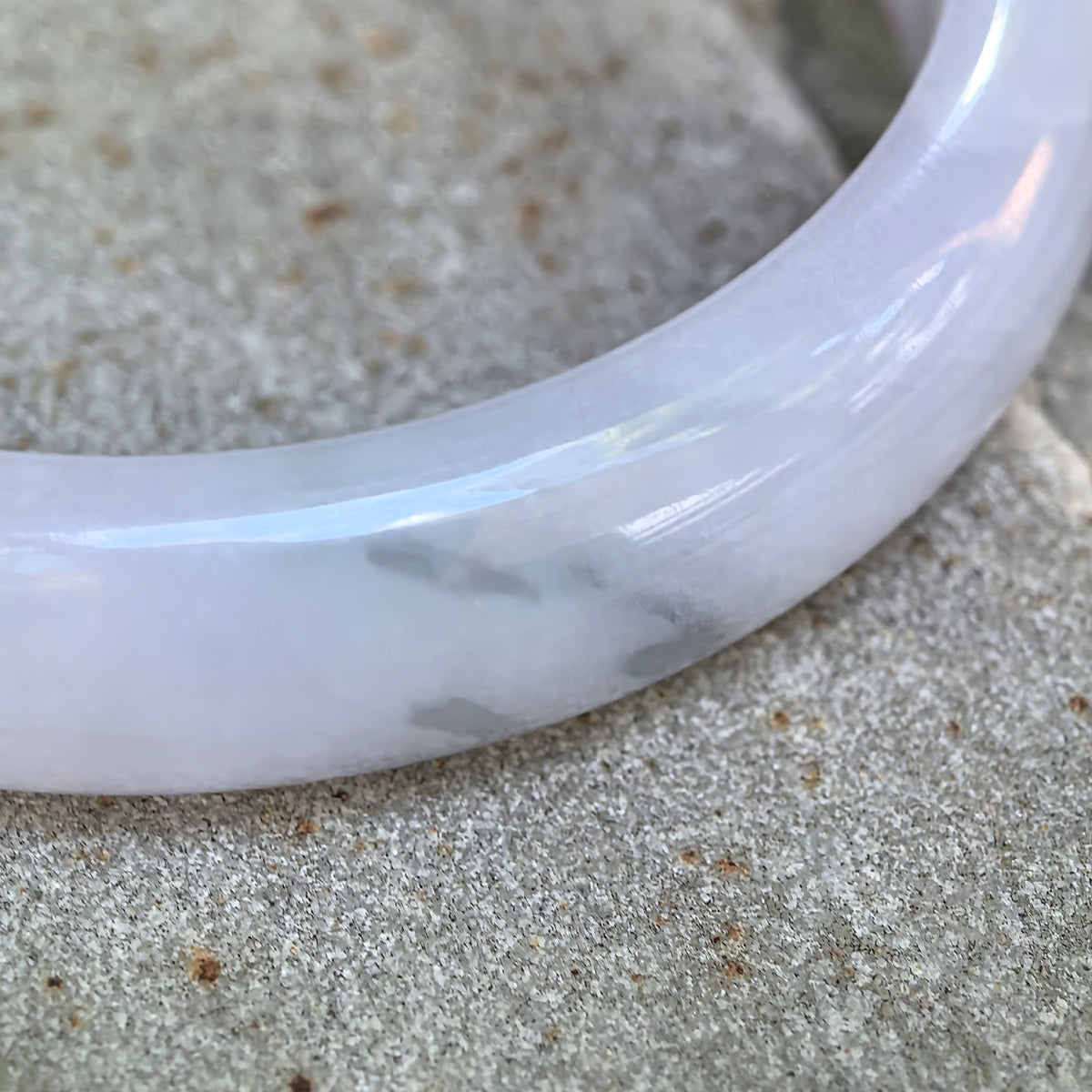 Glutinous Lavender D-Shape Jadeite Bangle – 52mm