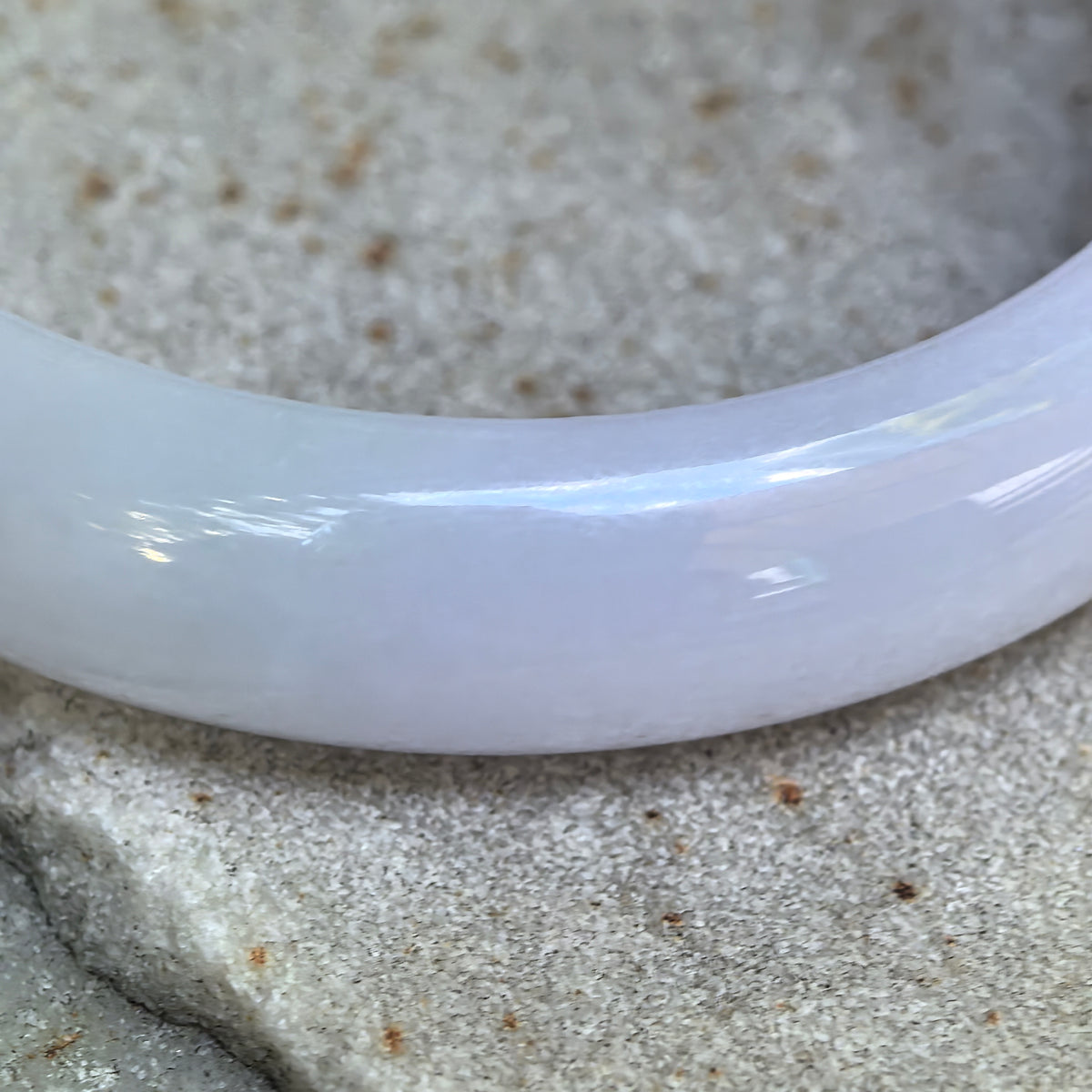 Glutinous Lavender D-Shape Jadeite Bangle – 52mm