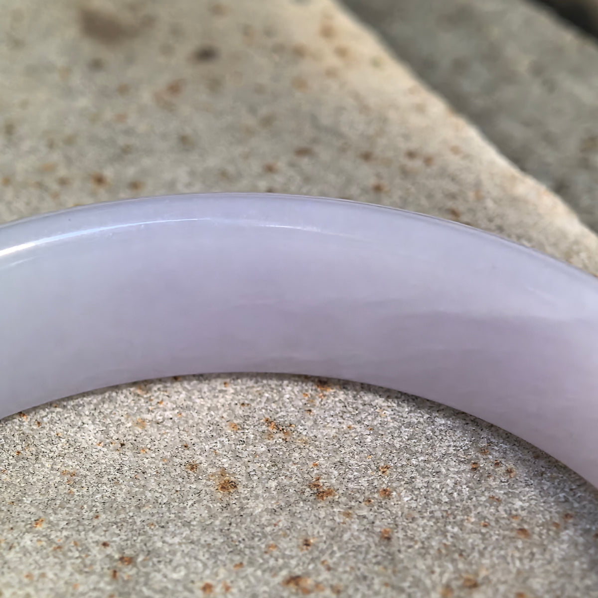 Glutinous Lavender D-Shape Jadeite Bangle – 52mm