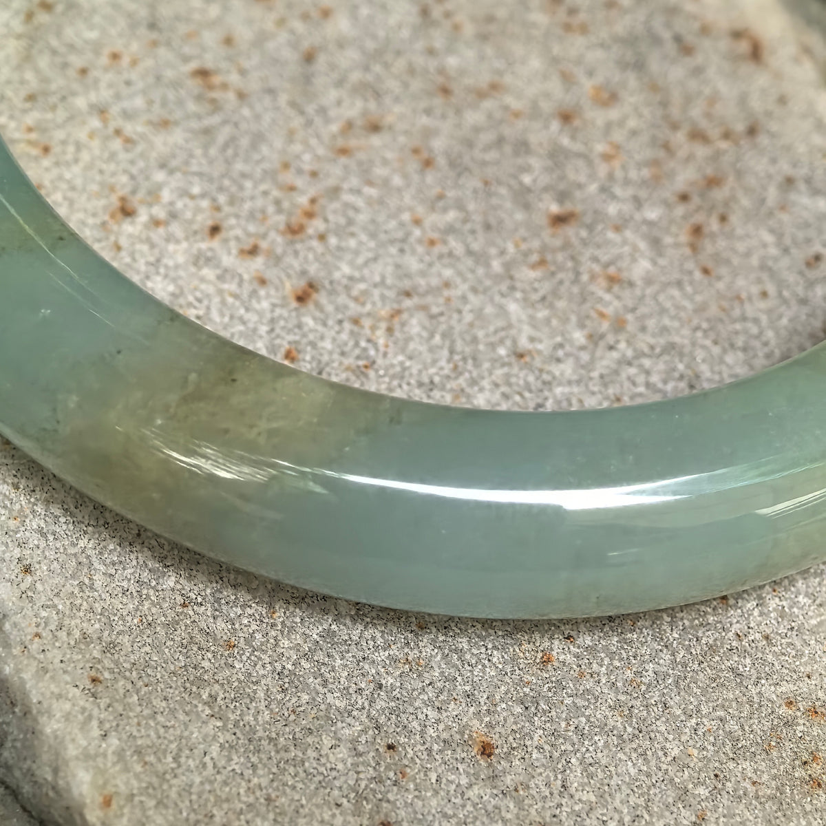 Icy Glutinous Mint Green D-Shape Jadeite Bangle – 53mm