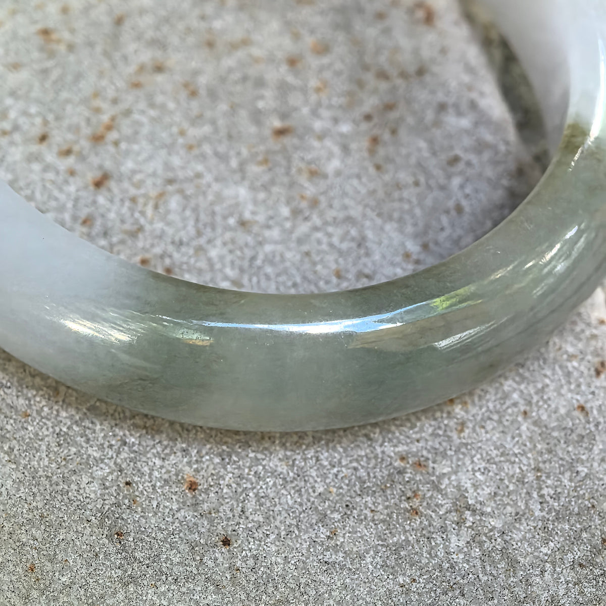 Glutinous Pale Lavender with Oil Green Oval Jadeite Bangle – 50mm