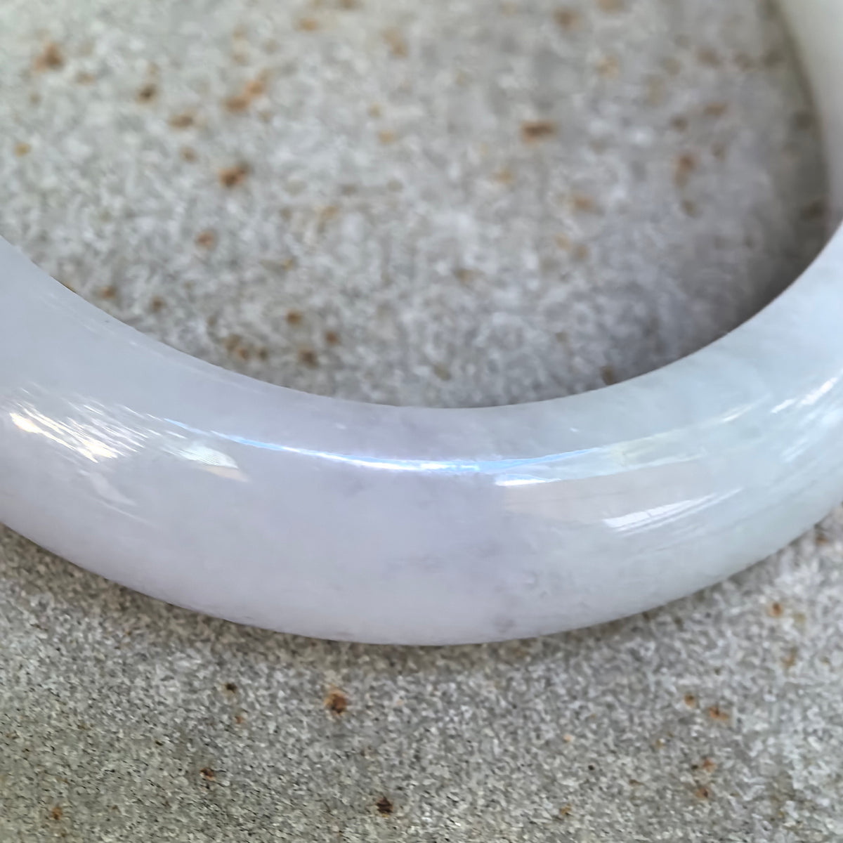 Glutinous Pale Lavender with Oil Green Oval Jadeite Bangle – 50mm