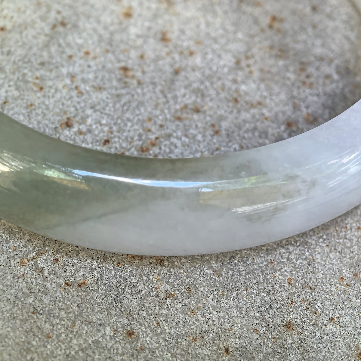 Glutinous Pale Lavender with Oil Green Oval Jadeite Bangle – 50mm
