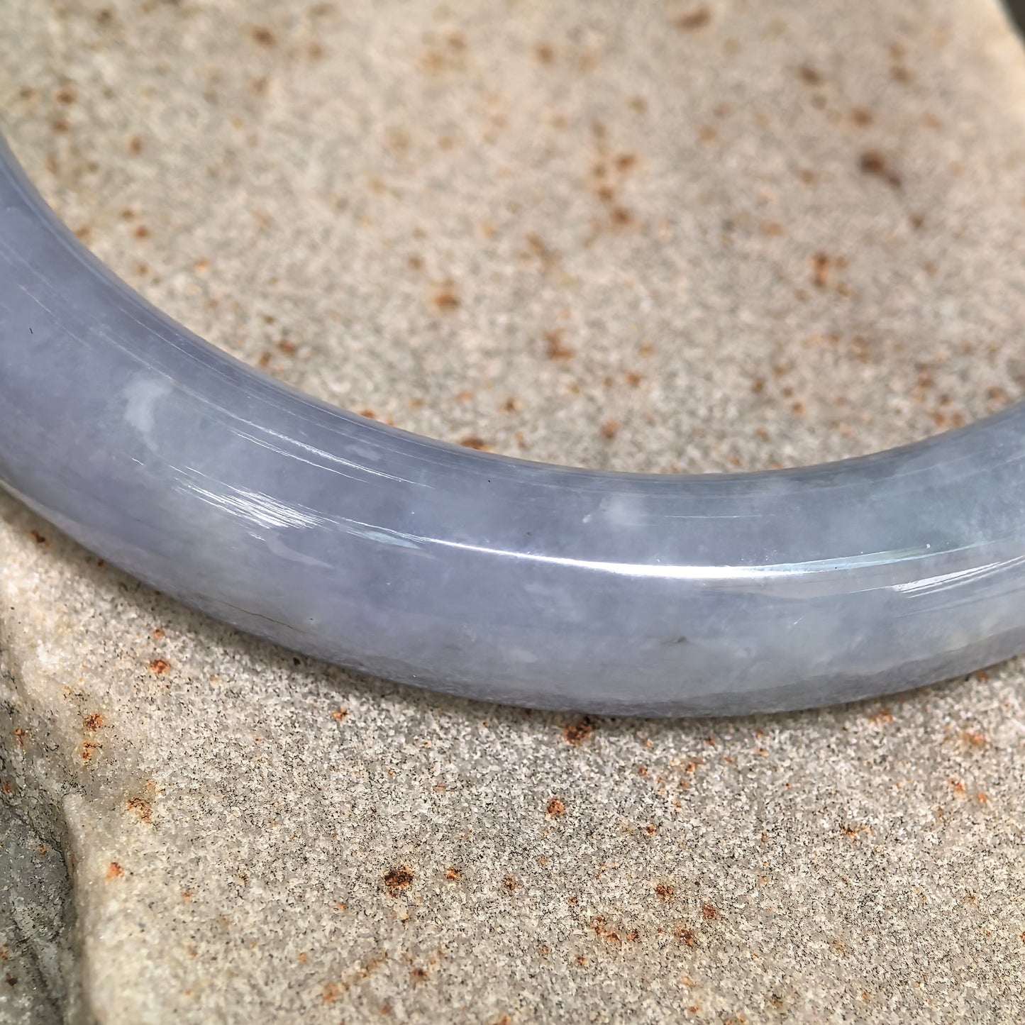 Natural Grade-A Glutinous Blue-Lavender Round Jadeite Bangle · Burmese Jade 56mm