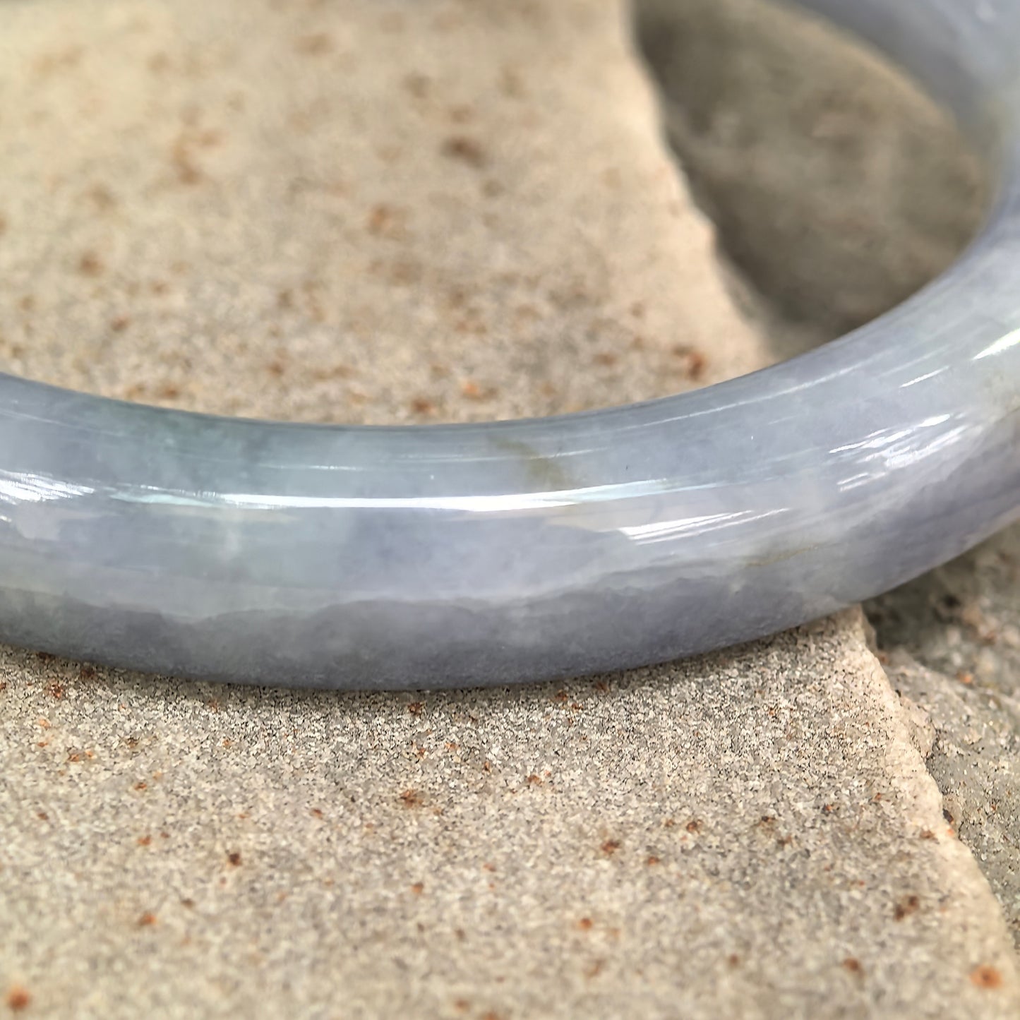 Natural Grade-A Glutinous Blue-Lavender Round Jadeite Bangle · Burmese Jade 56mm