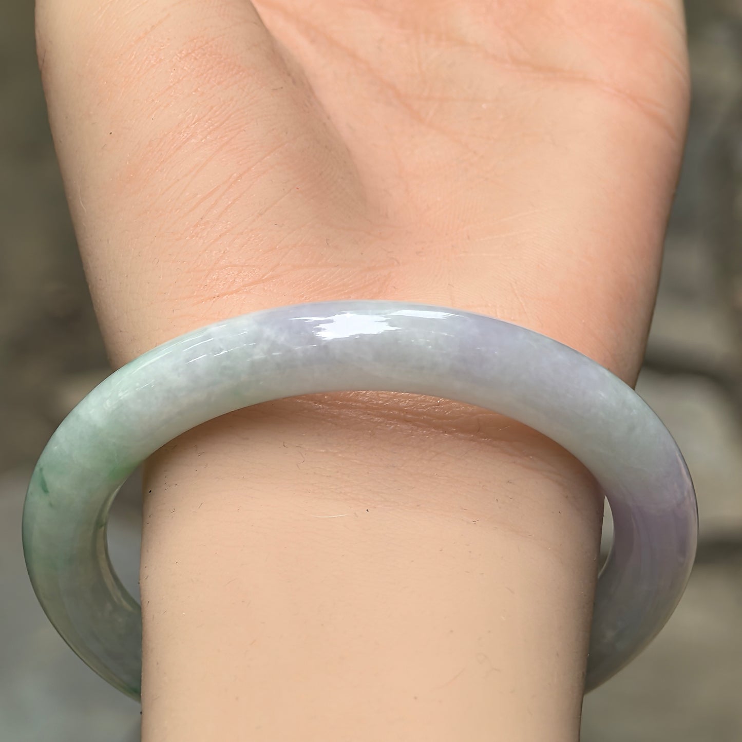 Natural Grade-A Glutinous Pale Lavender Green Round Jadeite Bangle · Burmese Jade 56mm