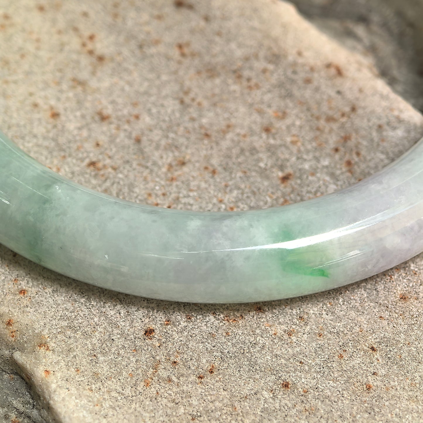 Natural Grade-A Glutinous Pale Lavender Green Round Jadeite Bangle · Burmese Jade 56mm