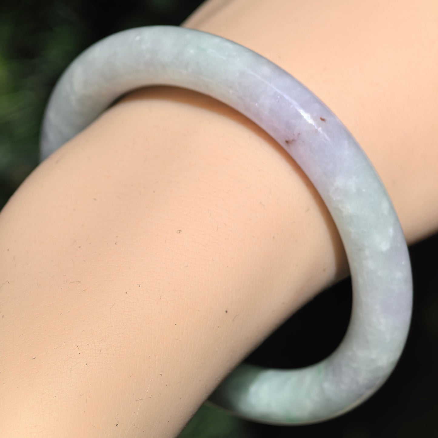 Natural Grade-A Glutinous Pale Lavender Green Round Jadeite Bangle · Burmese Jade 56mm