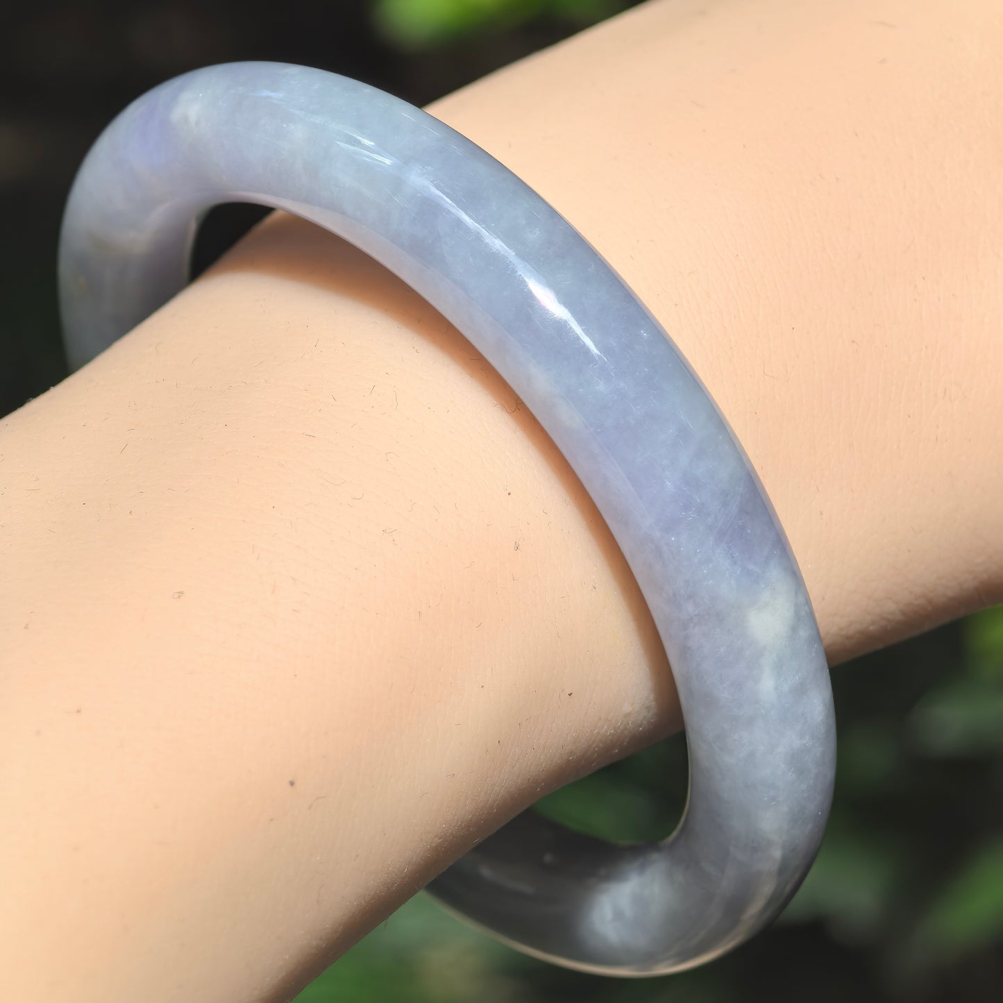 Natural Grade-A Glutinous Blue-Lavender Round Jadeite Bangle · Burmese Jade 56mm