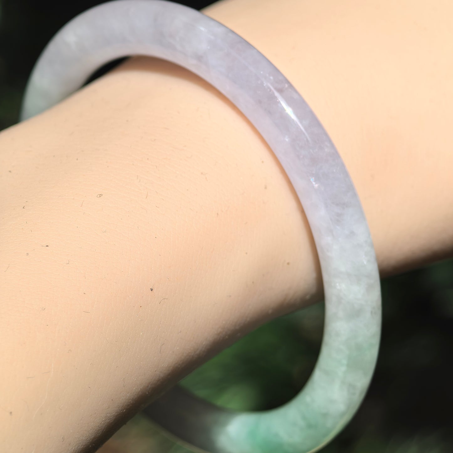 Natural Grade-A Icy Glutinous Pale Lavender Green Round Jadeite Bangle · Burmese Jade 56mm