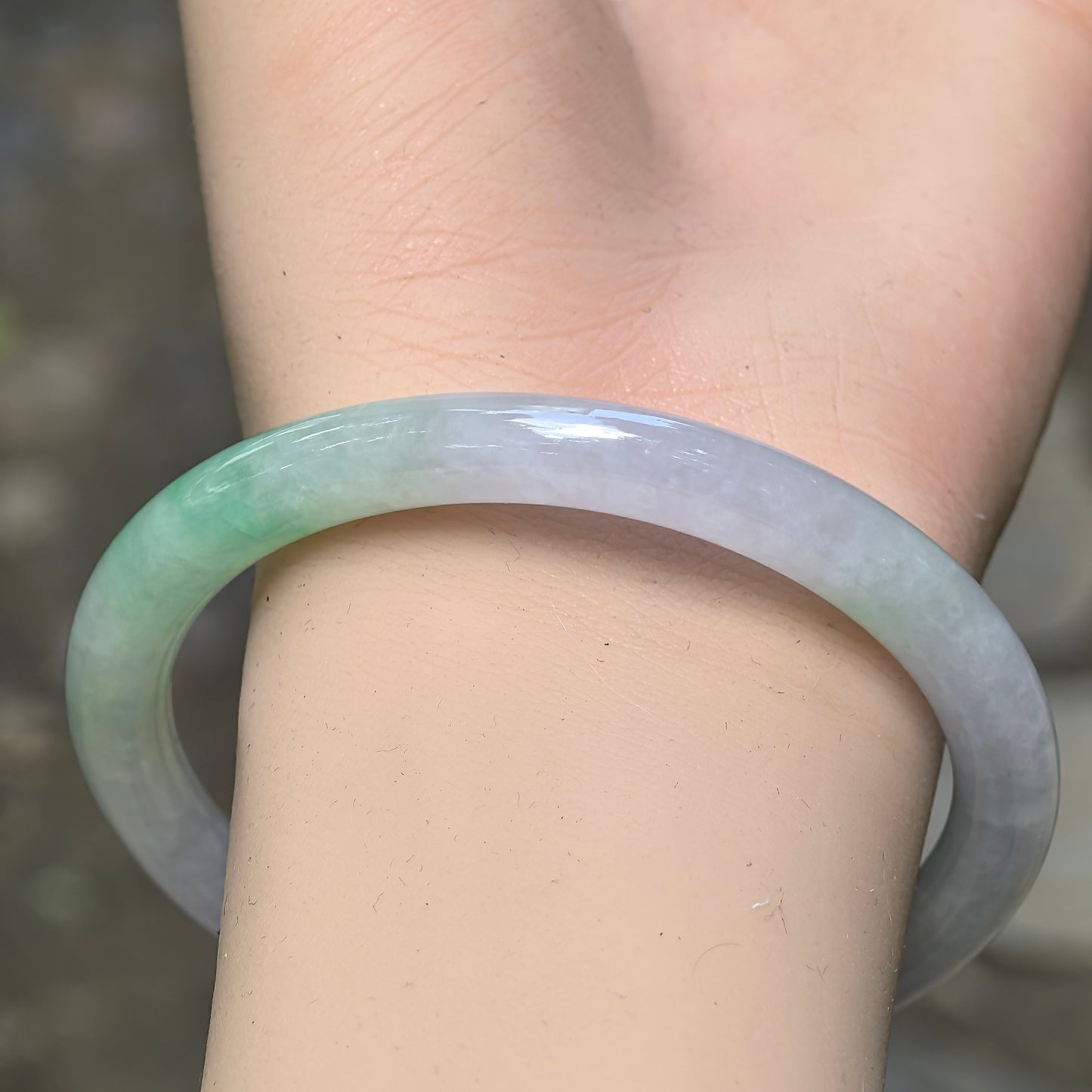 Natural Grade-A Icy Glutinous Pale Lavender Green Round Jadeite Bangle · Burmese Jade 56mm