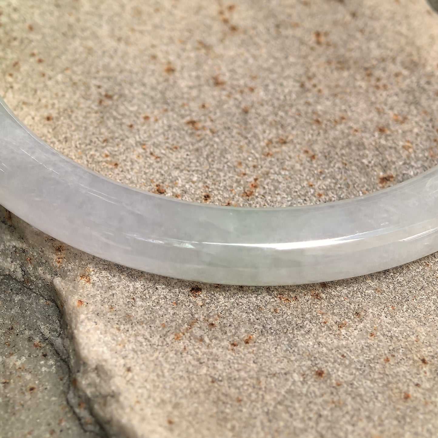 Natural Grade-A Icy Glutinous Pale Lavender Green Round Jadeite Bangle · Burmese Jade 56mm