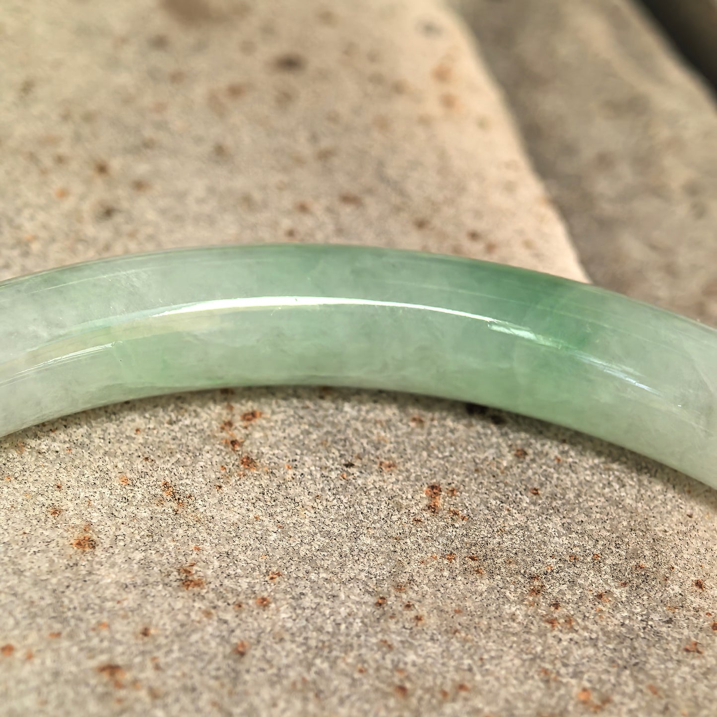 Natural Grade-A Icy Glutinous Pale Lavender Green Round Jadeite Bangle · Burmese Jade 56mm