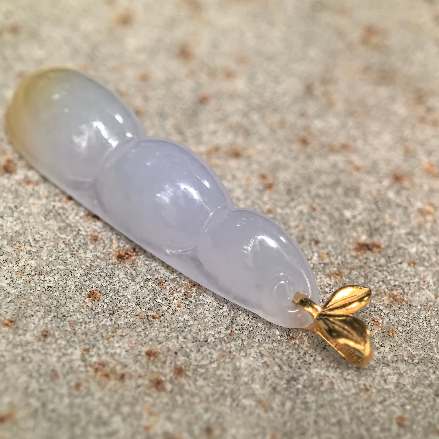 Natural Grade-A Icy Glutinous Pale Lavender Yellow Bean Pod Jadeite Pendant · Burmese Jade