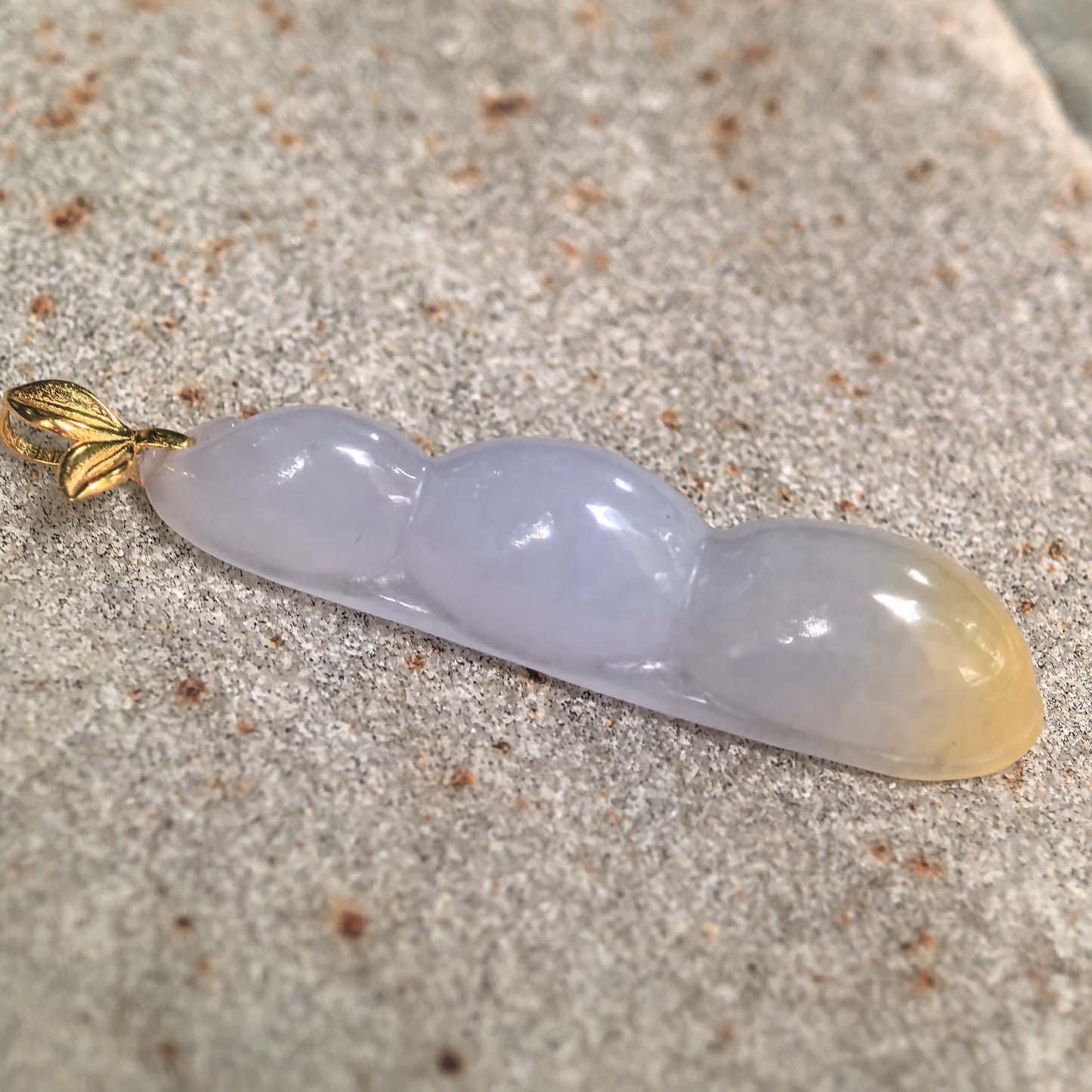 Natural Grade-A Icy Glutinous Pale Lavender Yellow Bean Pod Jadeite Pendant · Burmese Jade
