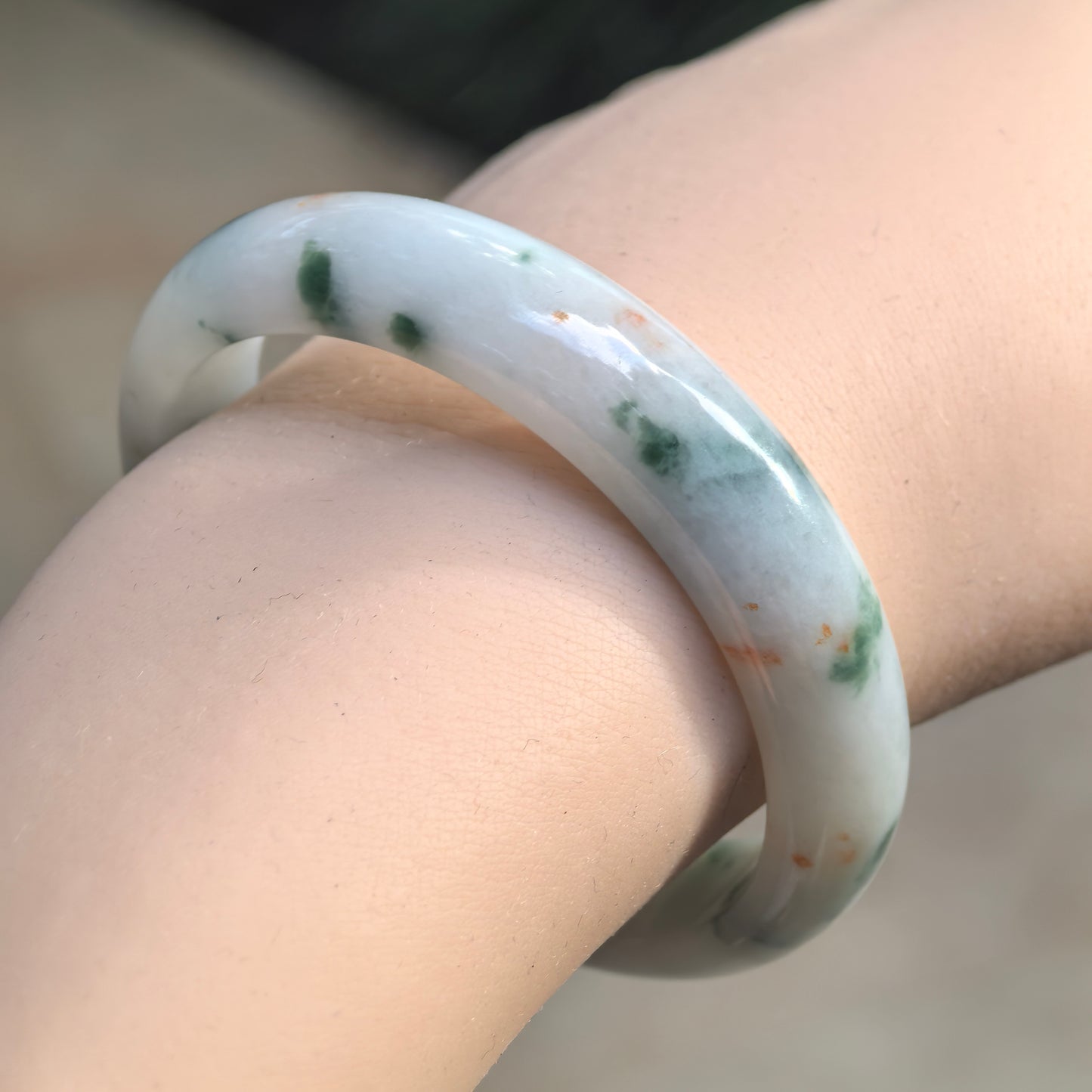 Fine Glutinous Milk-White Floating Flower D-Shape Jadeite Bangle – 51mm