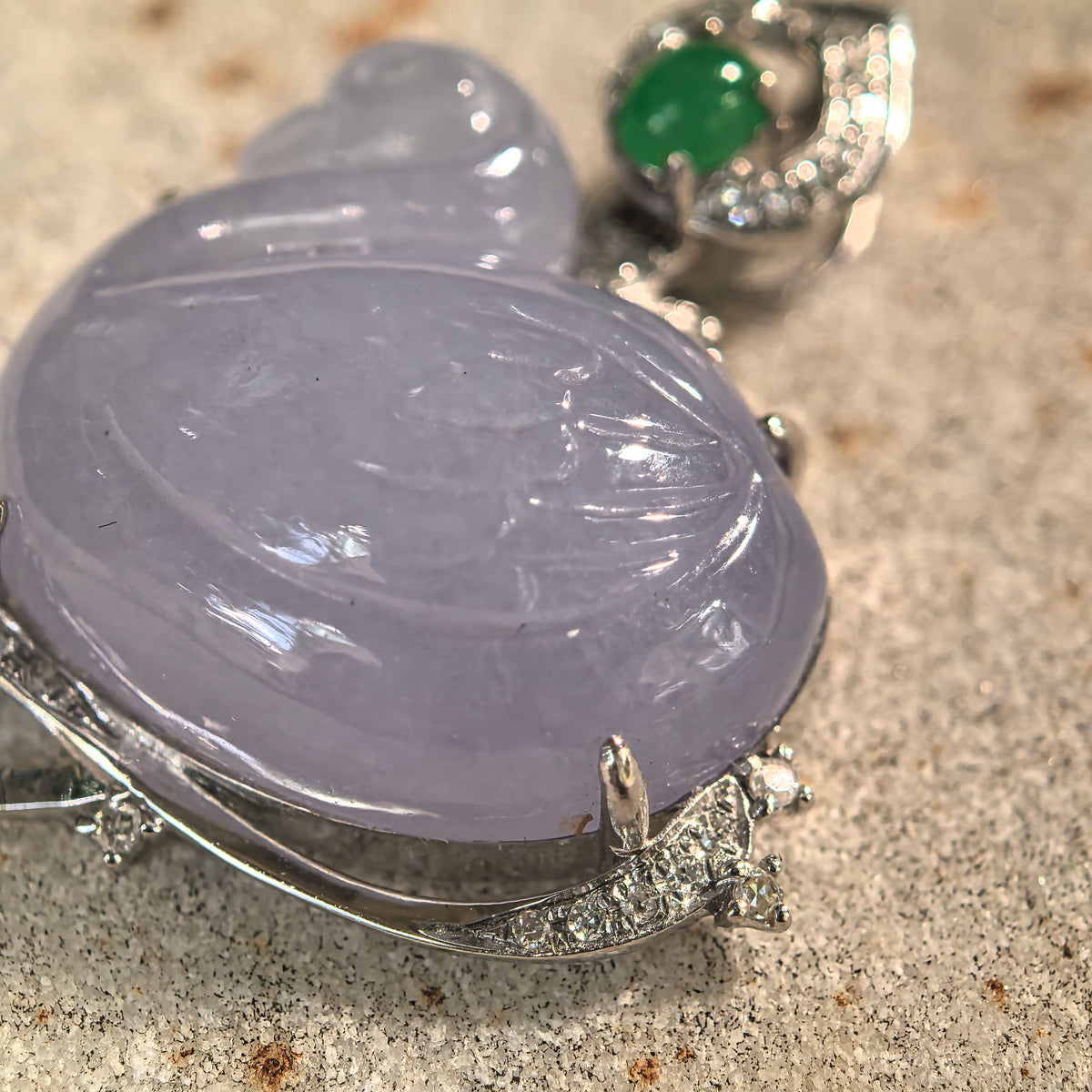 Icy Glutinous Lavender Jadeite Swan Pendant with 18K Gold and Diamonds
