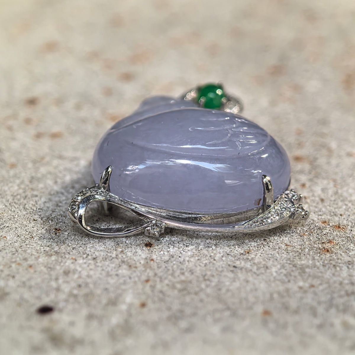 Icy Glutinous Lavender Jadeite Swan Pendant with 18K Gold and Diamonds